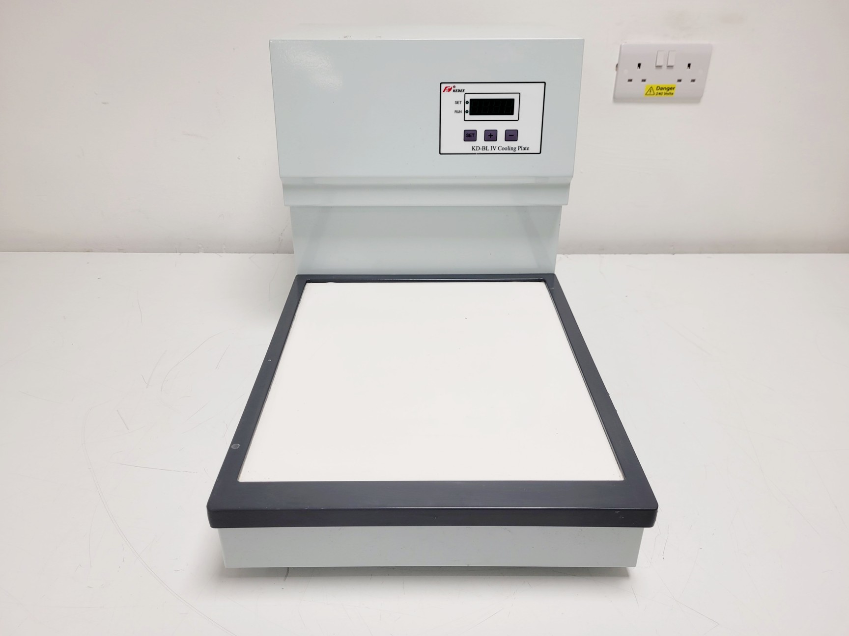 Image of KEDEE KD-BM & BL Tissue Embedding & Cooling System Lab