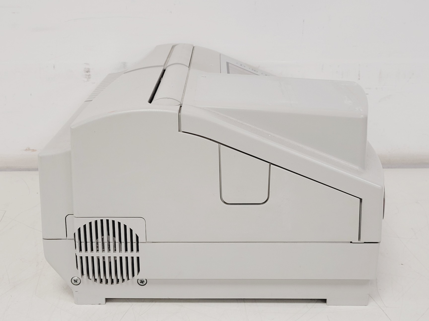 Image of Thermo Scientific Helios Omega UV-VIS Spectrophotometer Lab
