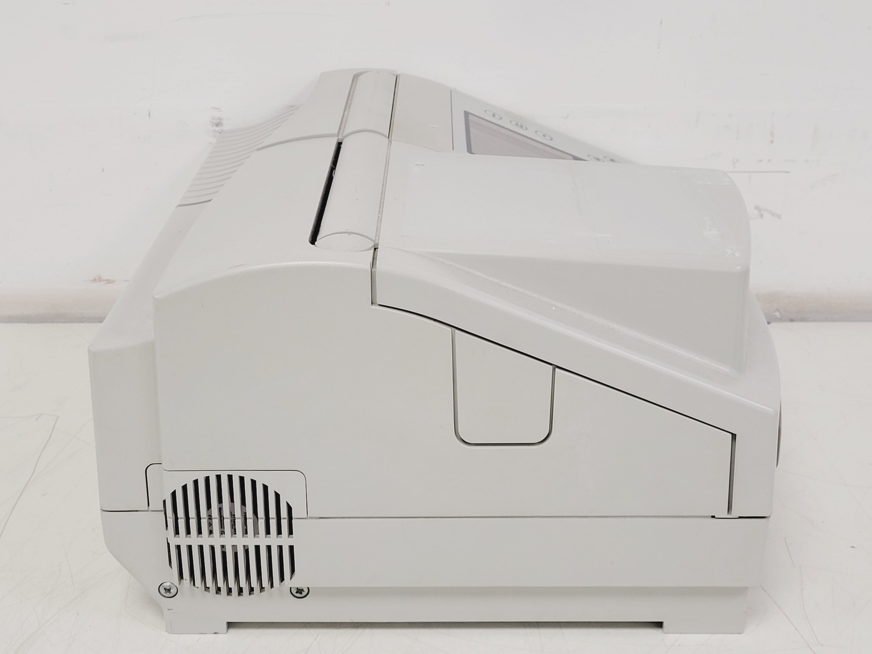 Image of Thermo Scientific Helios Omega UV-VIS Spectrophotometer Lab