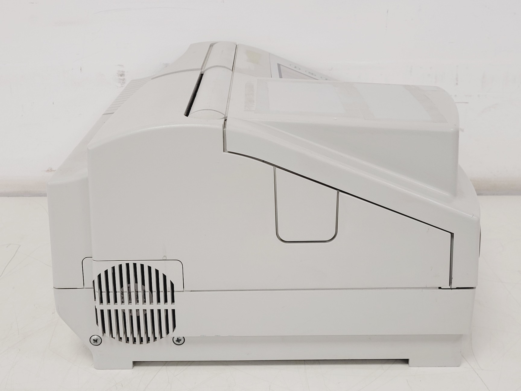 Image of Thermo Scientific Helios Omega UV-VIS Spectrophotometer Lab