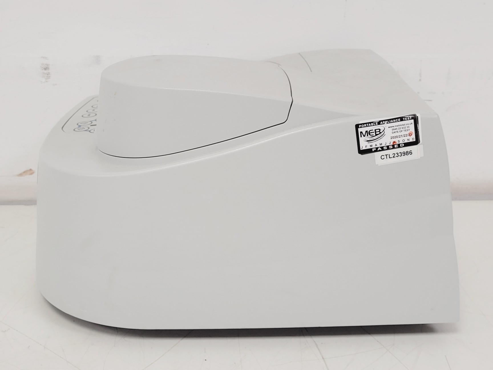 Image of Thermo Scientific GeneSys Gen10S UV-VIS Spectrophotometer Lab