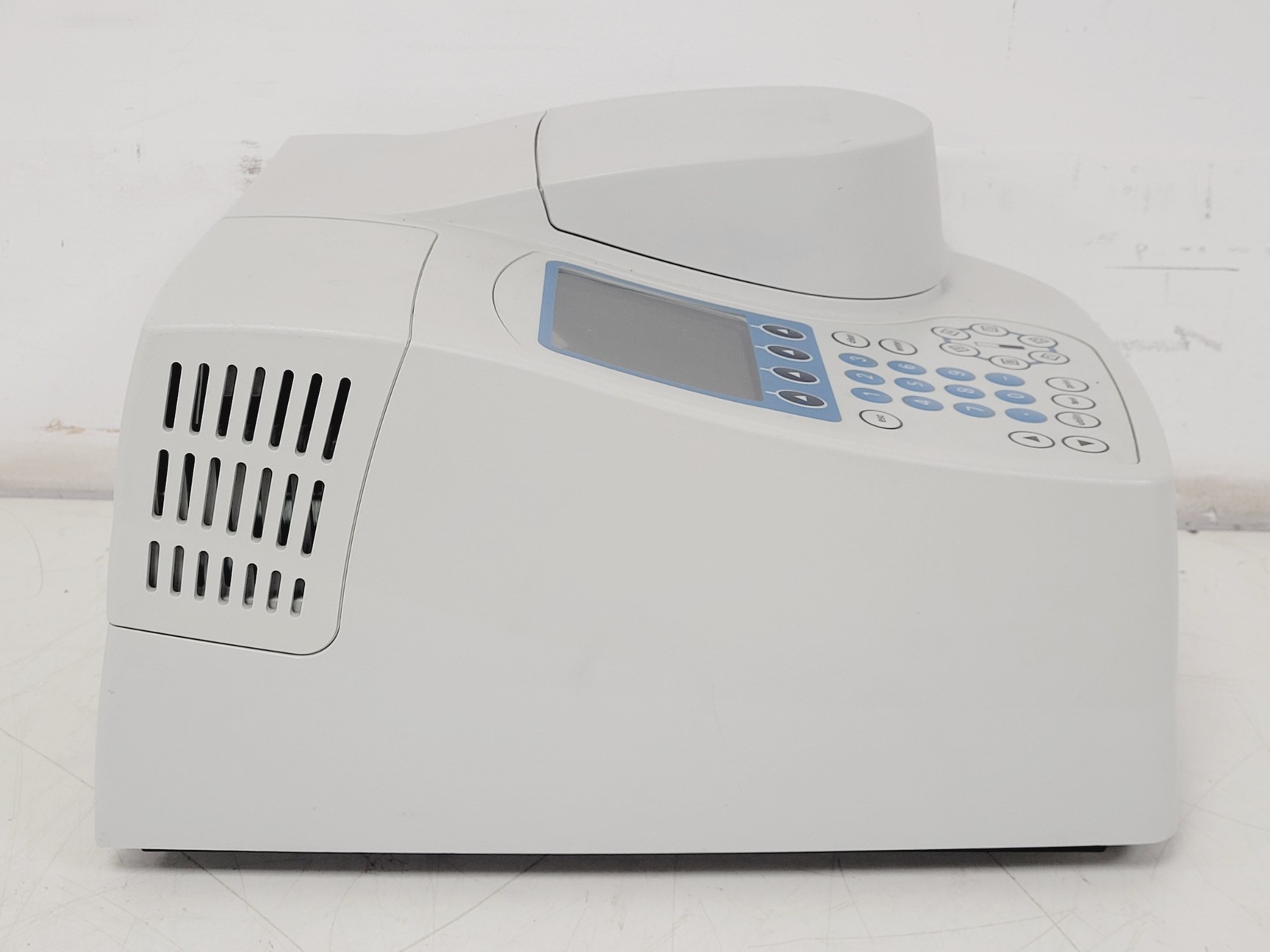 Image of Thermo Scientific GeneSys G10S UV-VIS Spectrophotometer Lab
