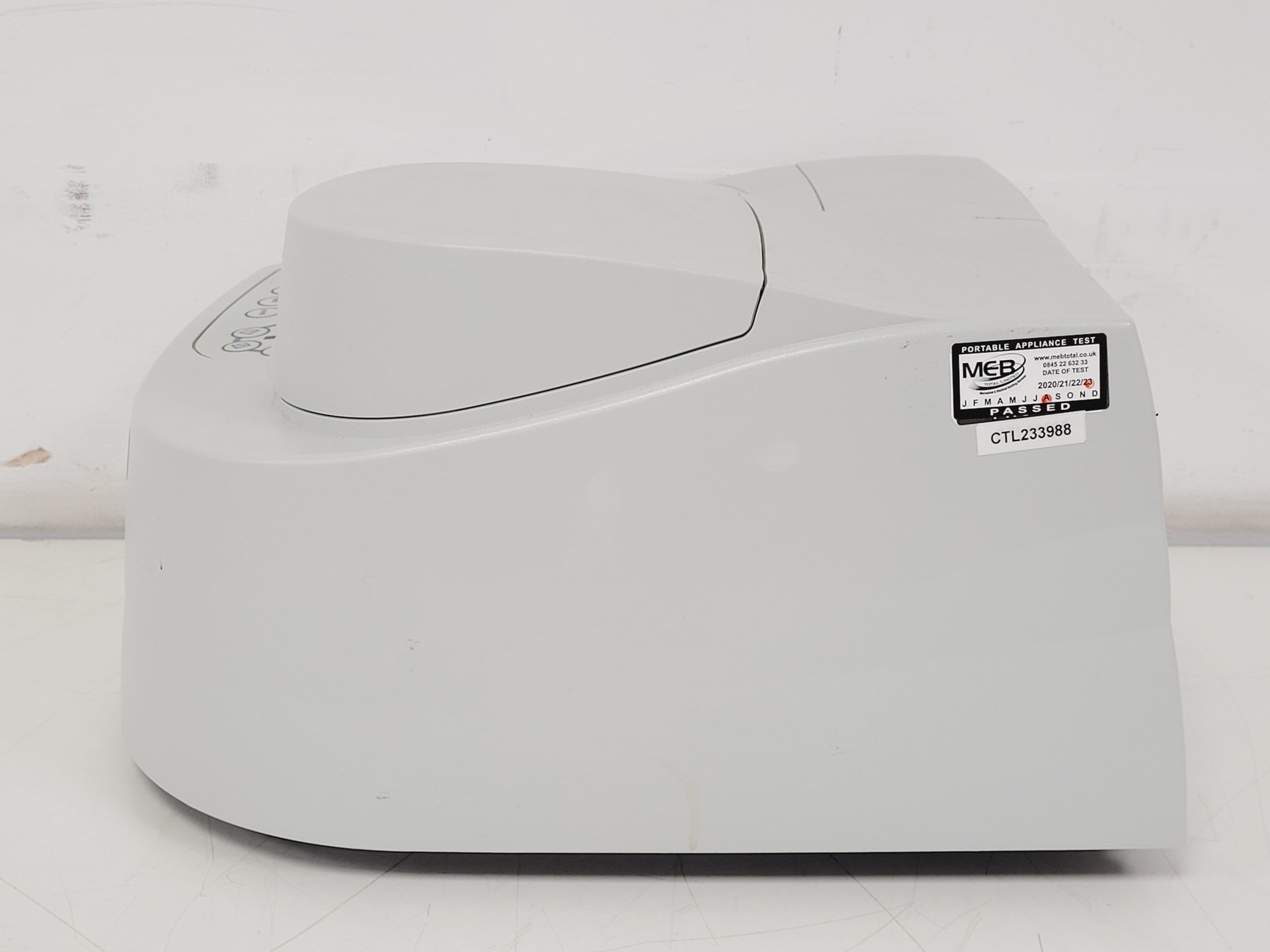 Image of Thermo Scientific GeneSys G10S UV-VIS Spectrophotometer Lab