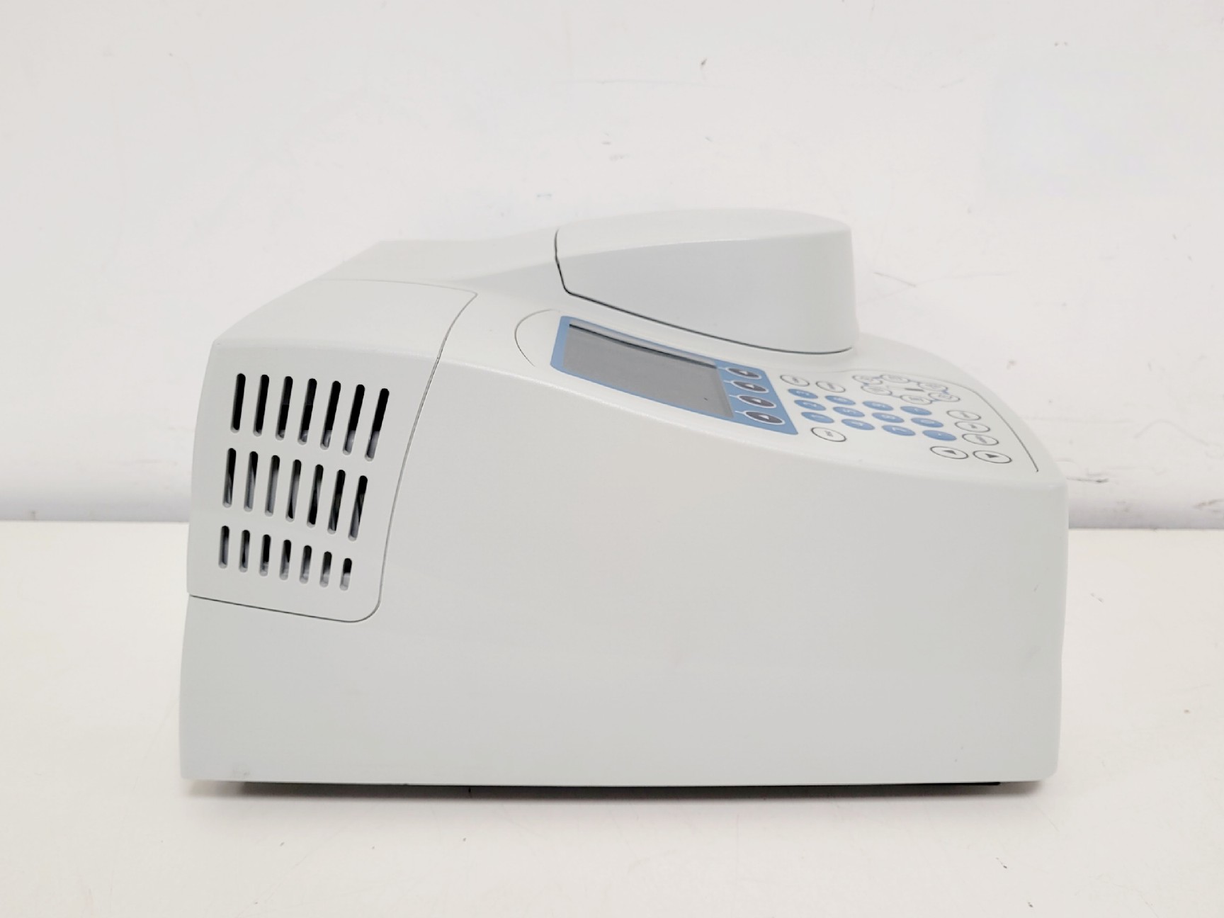 Image of Thermo Scientific GeneSys G10S UV-VIS Spectrophotometer Lab