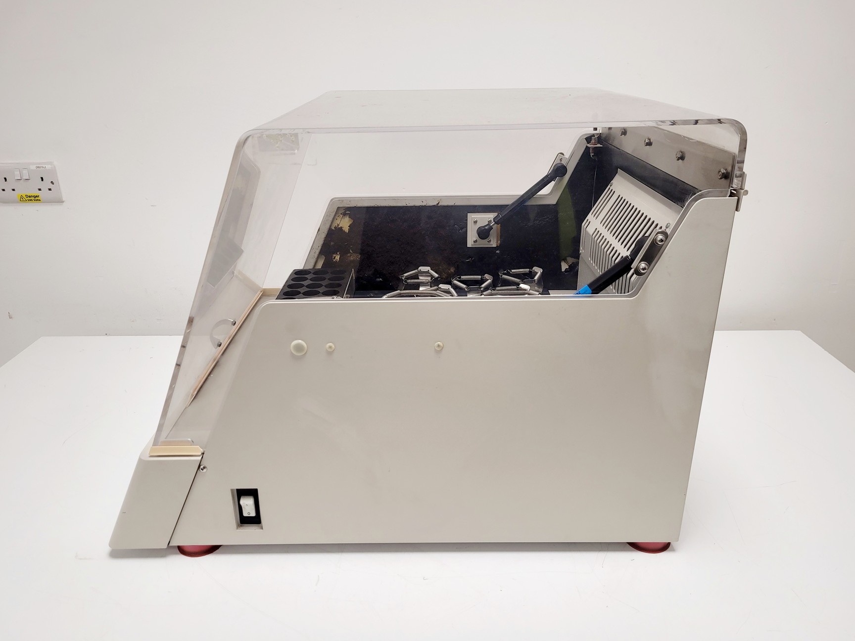 Image of New Brunswick Scientific Innova 4000 Shaking Incubator Lab