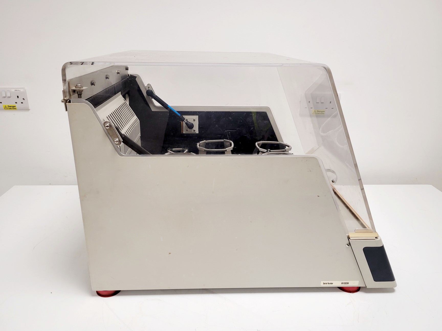 Image of New Brunswick Scientific Innova 4000 Shaking Incubator Lab