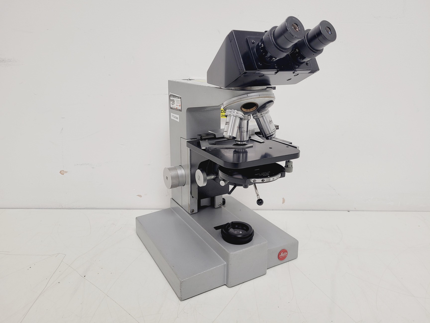 Image of Job lot of 43 x Leitz SM-LUX 020-441.003 Compound Microscopes