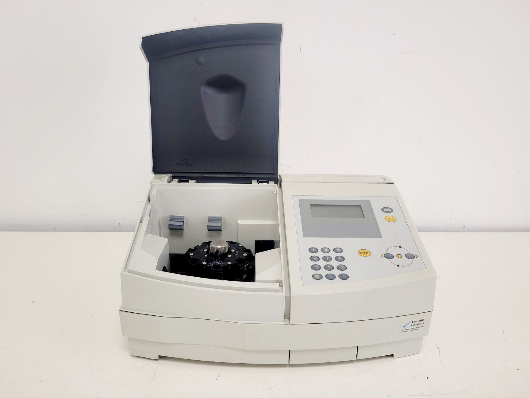 Image of Unicam Helios Gamma UV-VIS Spectrophotometer Lab