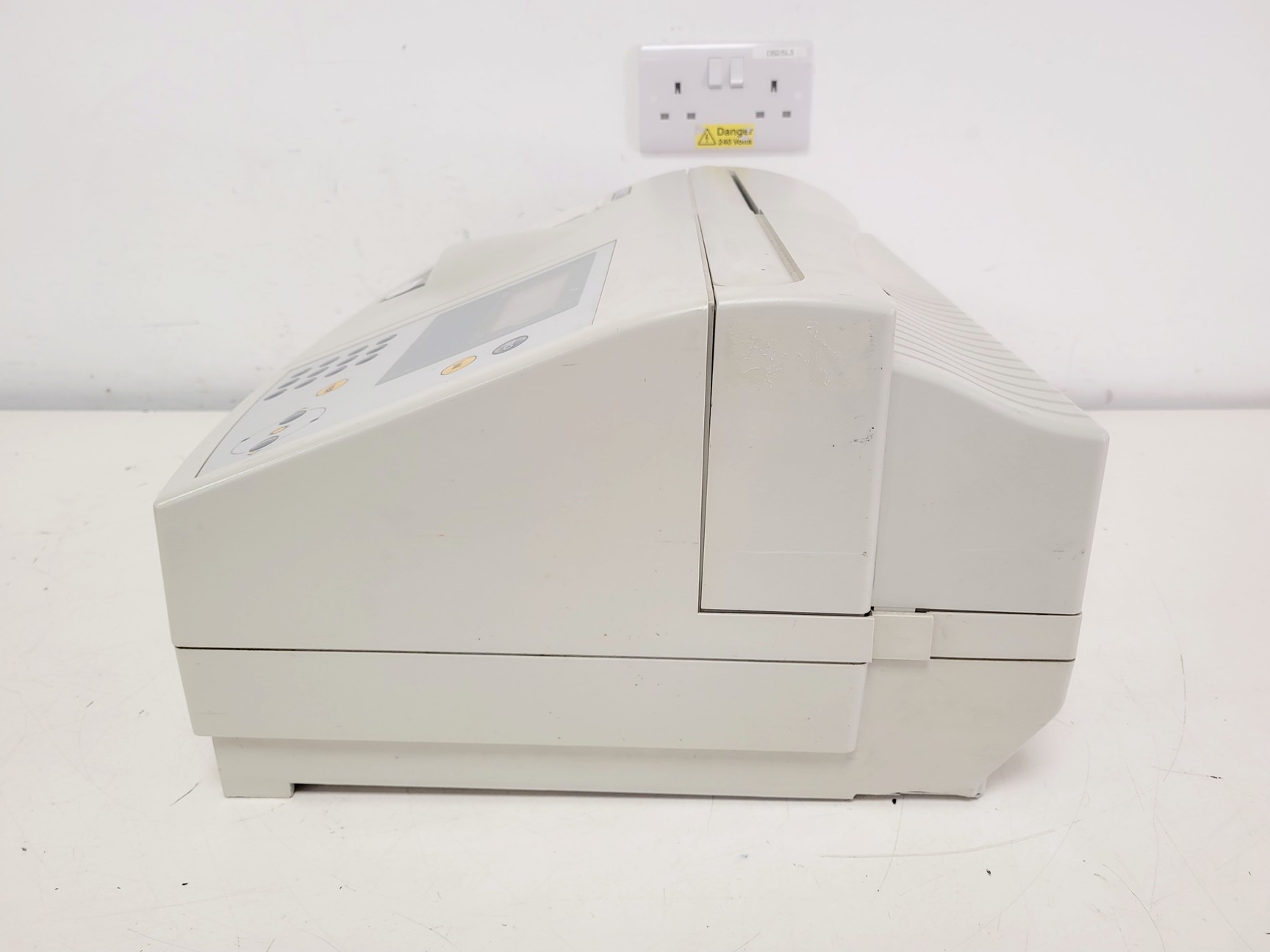 Image of Unicam Helios Gamma UV-VIS Spectrophotometer