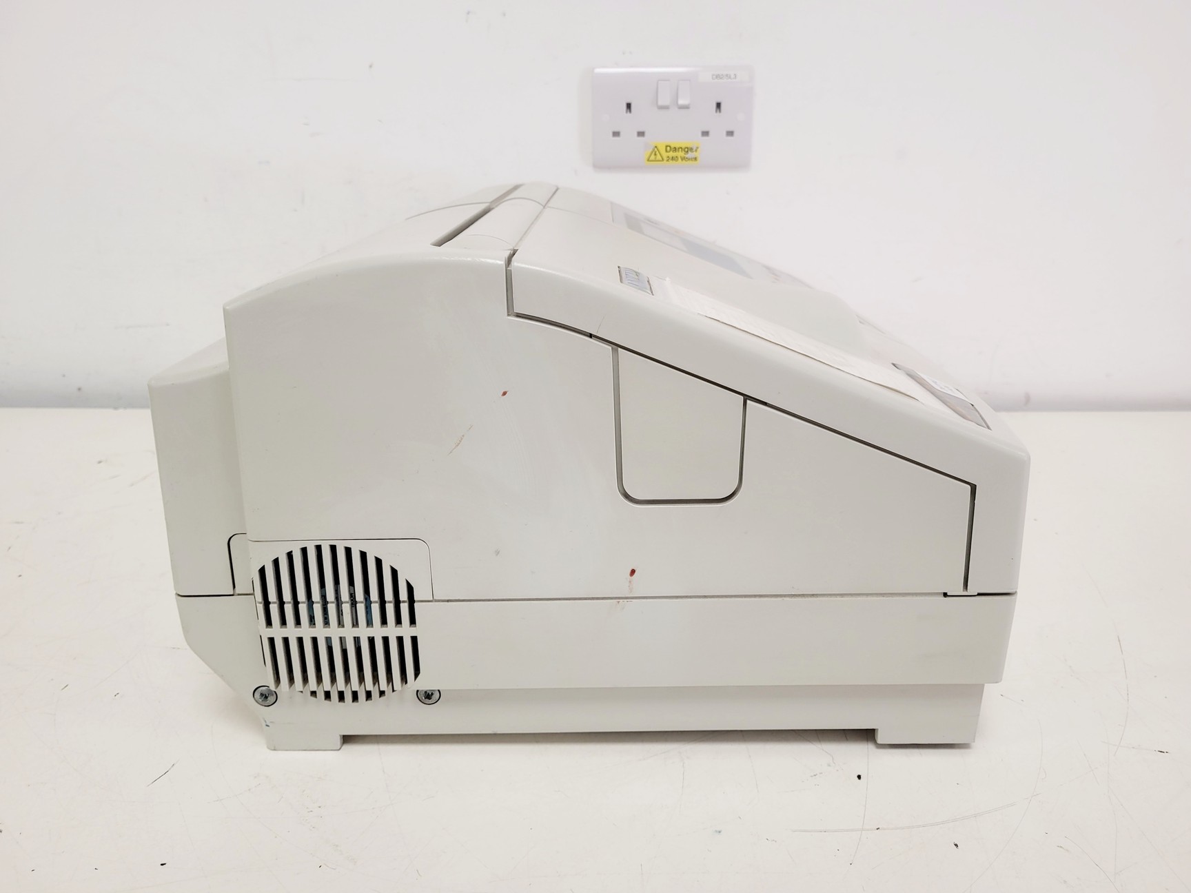 Image of Unicam Helios Gamma UV-VIS Spectrophotometer