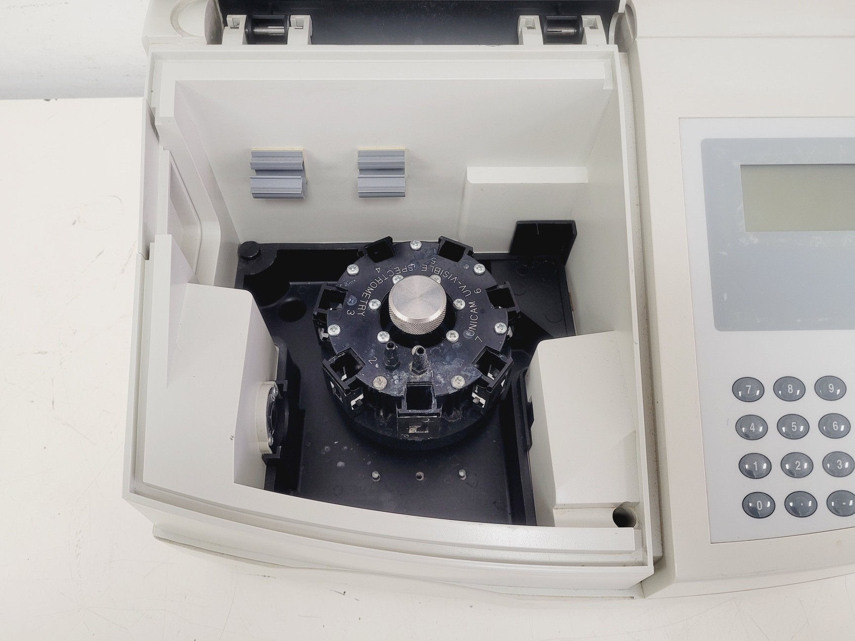 Image of Unicam Helios Gamma UV-VIS Spectrophotometer
