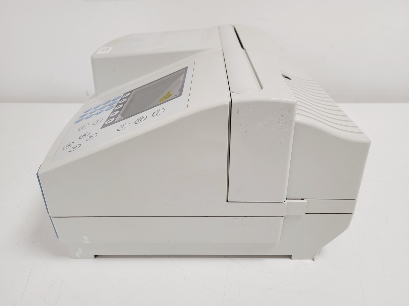 Image of Thermo Scientific Helios Omega UV-VIS Spectrophotometer Lab