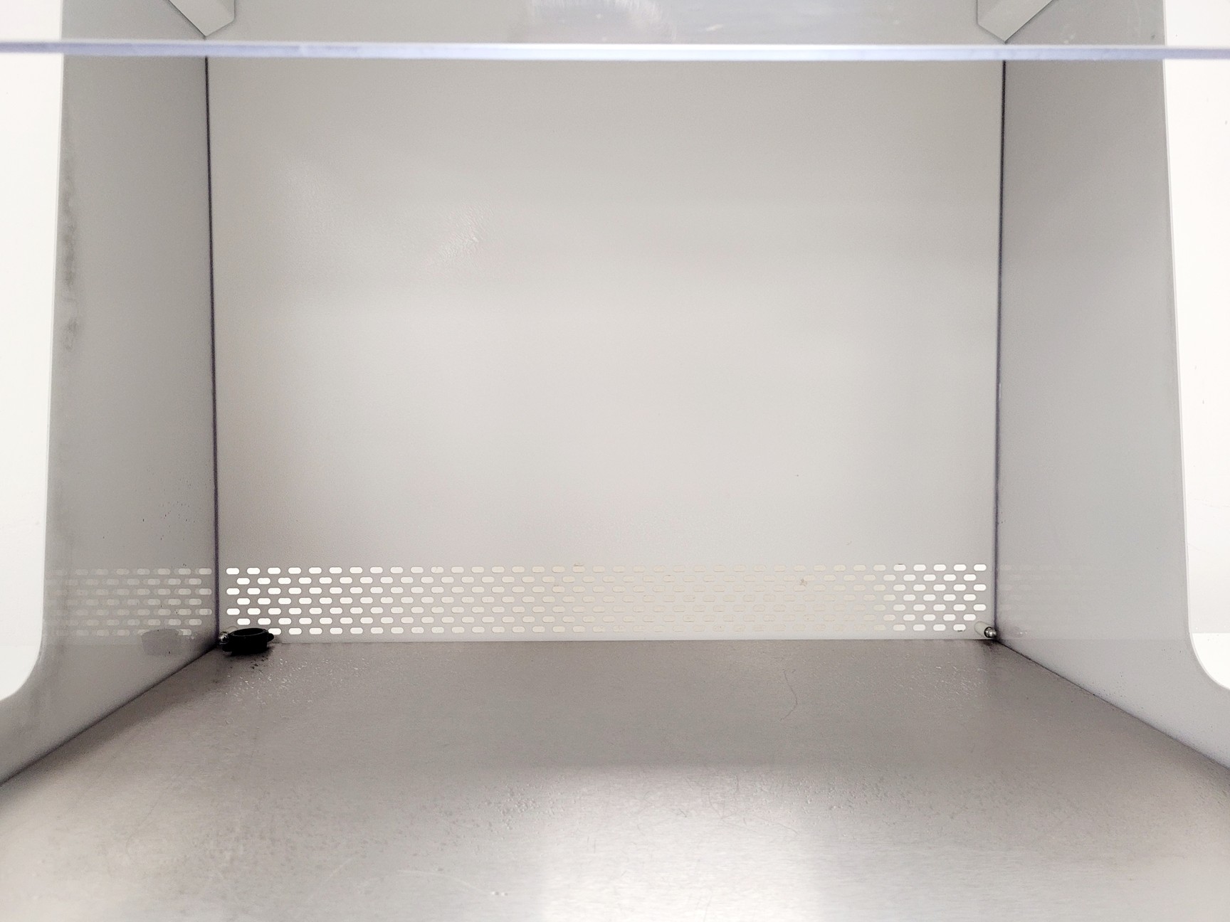 Image of Labcaire PCR 6 PCR Workstation Lab