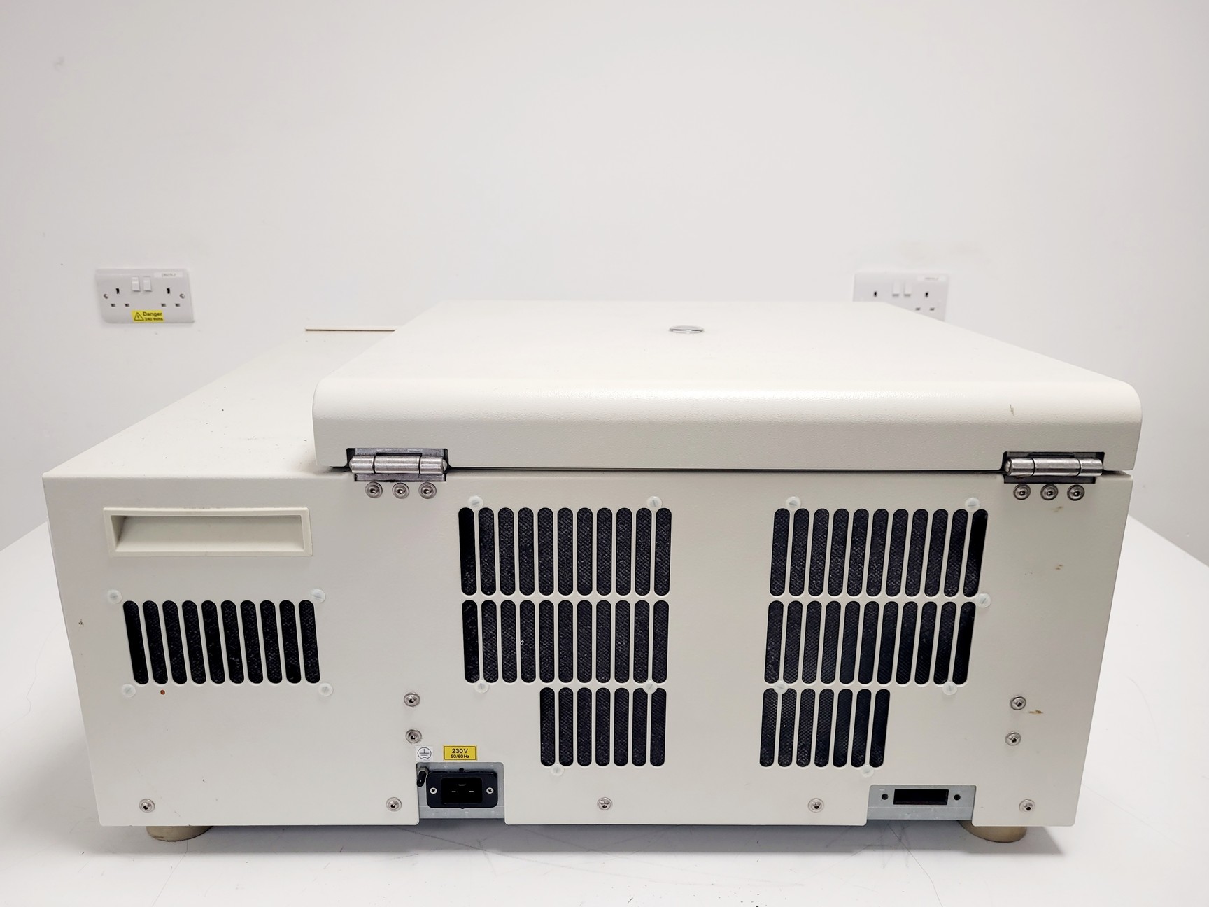 Image of Kendro Laboratory Products D-37520 Benchtop Centrifuge