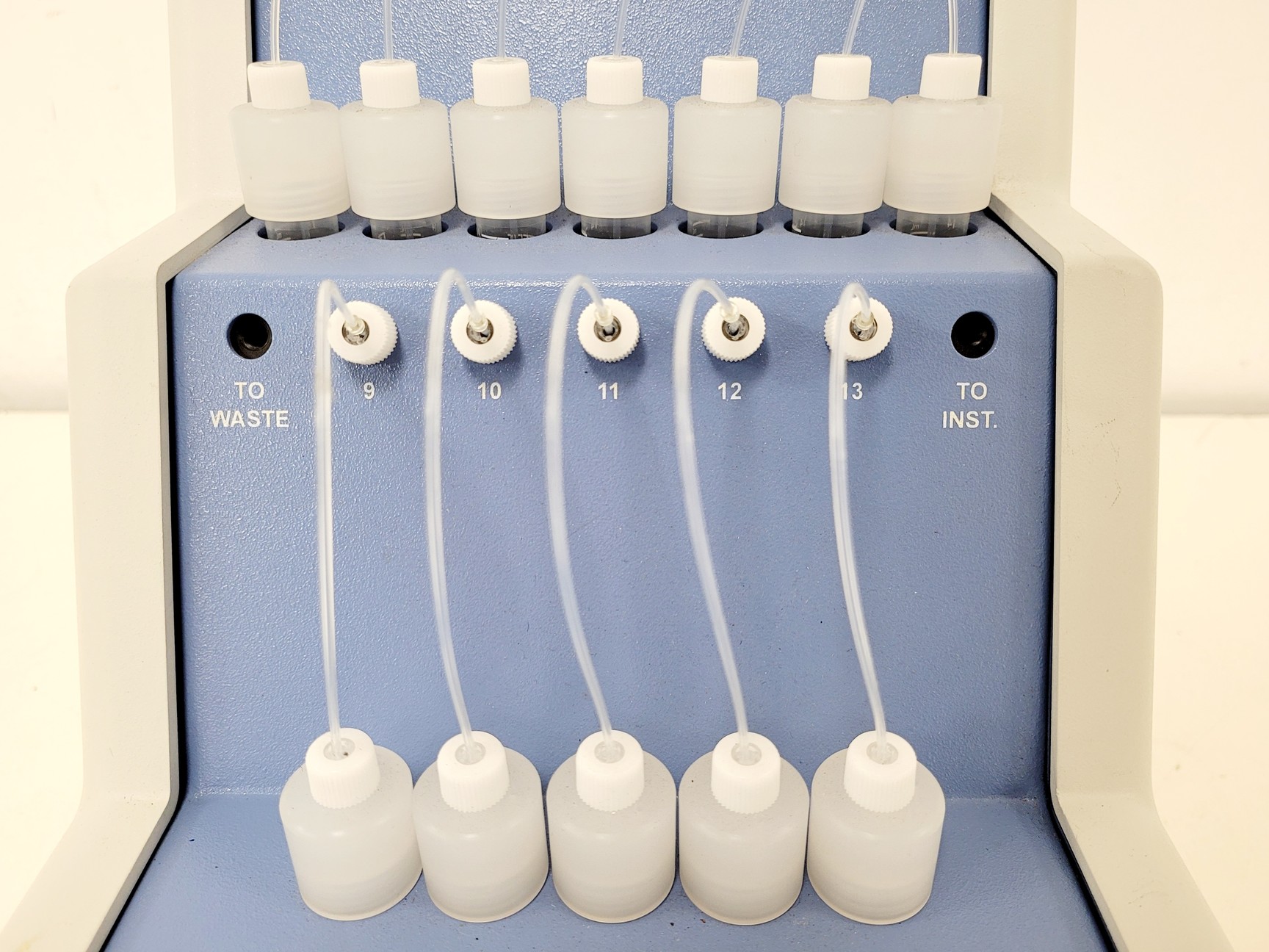 Image of Illumina Genome Analyser IIx System with PEM IIX and Cluster Station
