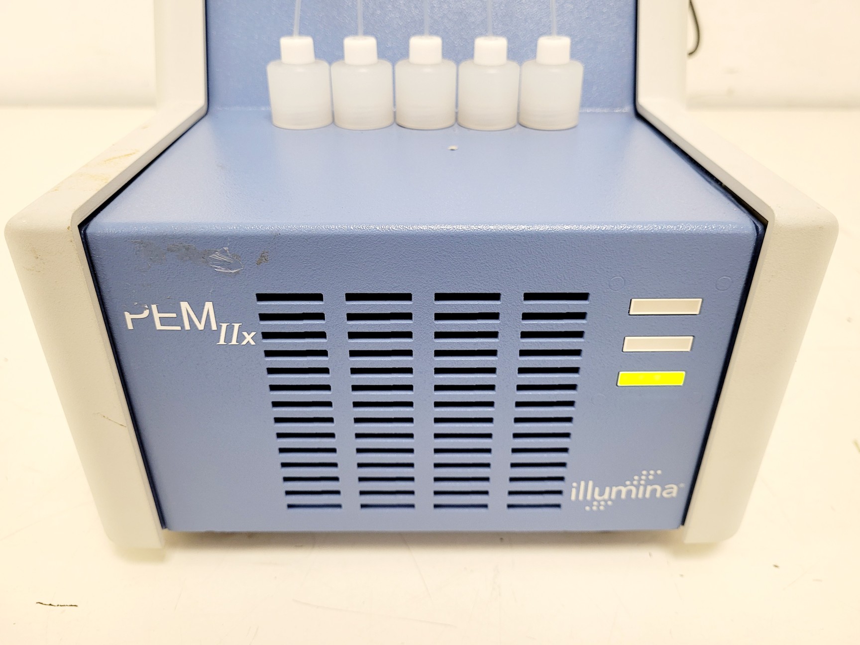 Image of Illumina Genome Analyser IIx System with PEM IIX and Cluster Station
