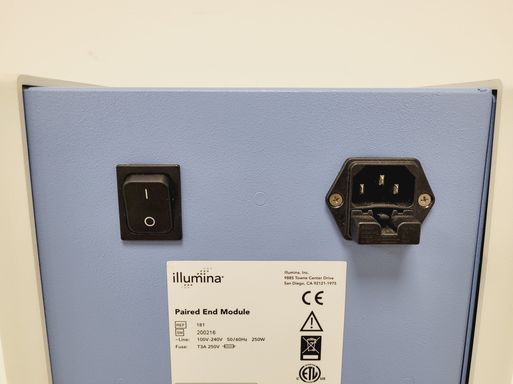 Image of Illumina Genome Analyser IIx System with PEM IIX and Cluster Station