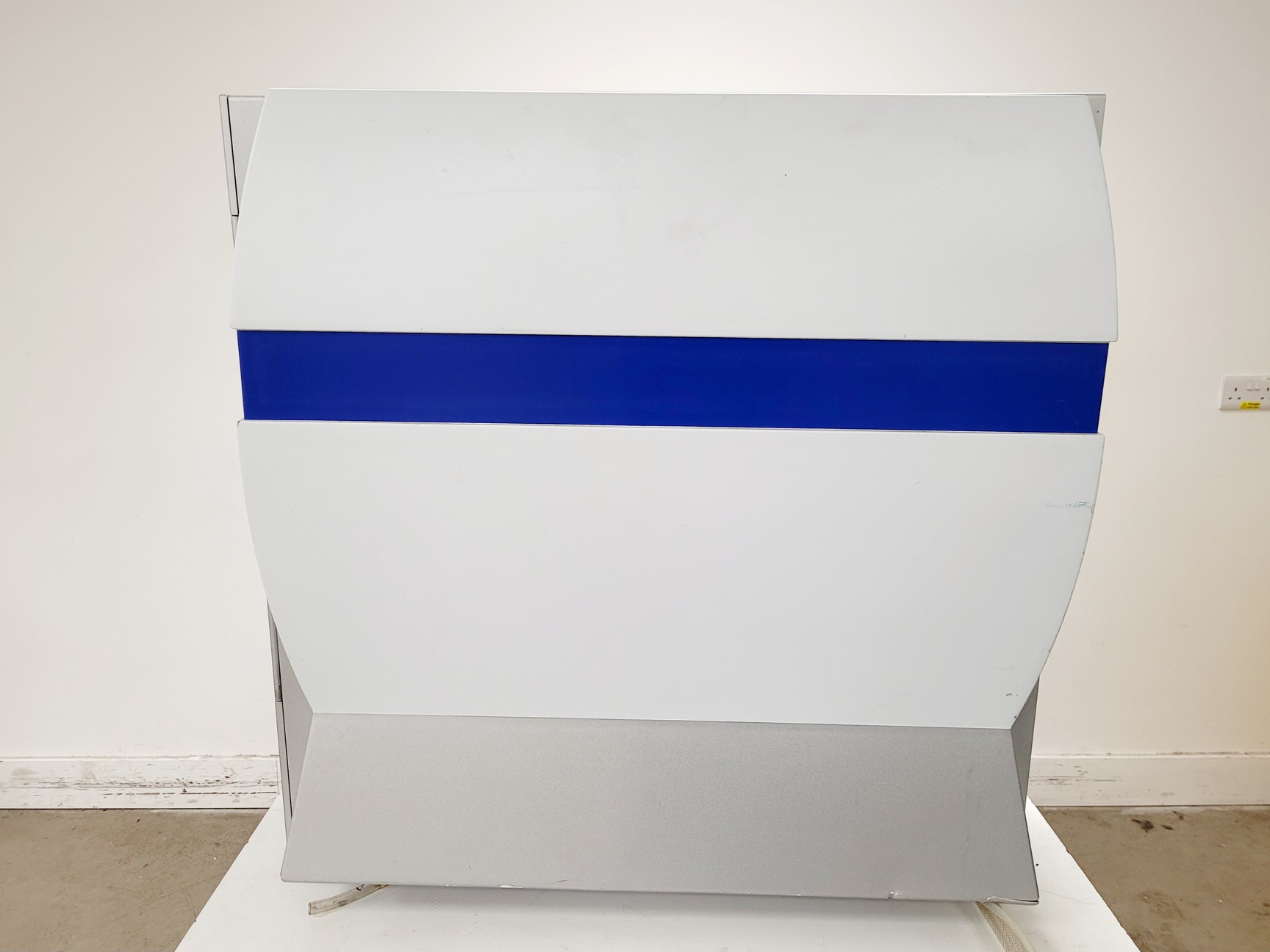 Image of Qiagen BioRobot 8000 Molecular Biology Workstation System w/ Software Lab