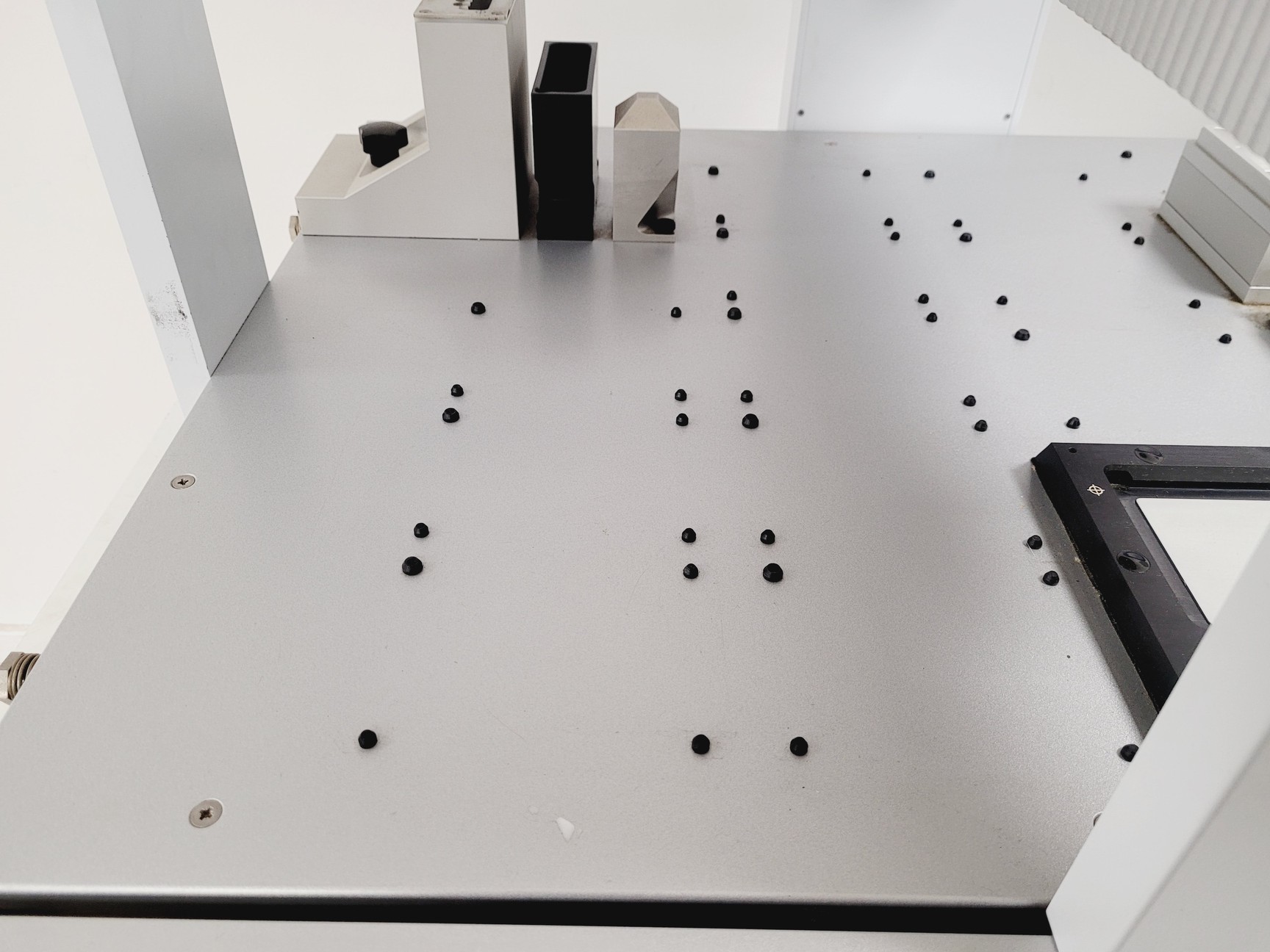 Image of Qiagen BioRobot 8000 Molecular Biology Workstation System w/ Software Lab