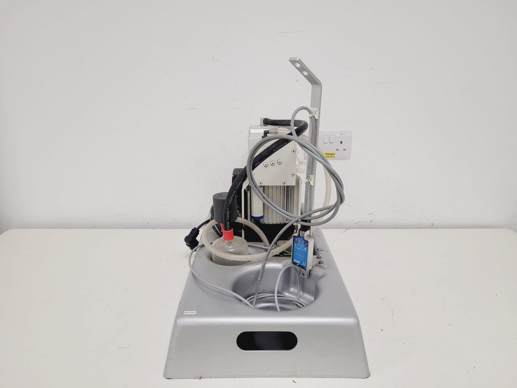 Image of Qiagen BioRobot 8000 Molecular Biology Workstation System w/ Software Lab