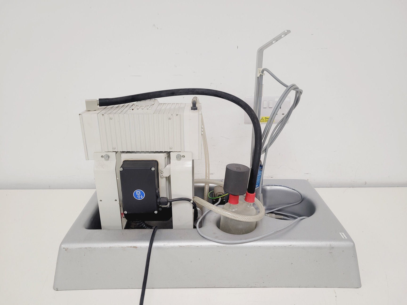 Image of Qiagen BioRobot 8000 Molecular Biology Workstation System w/ Software Lab