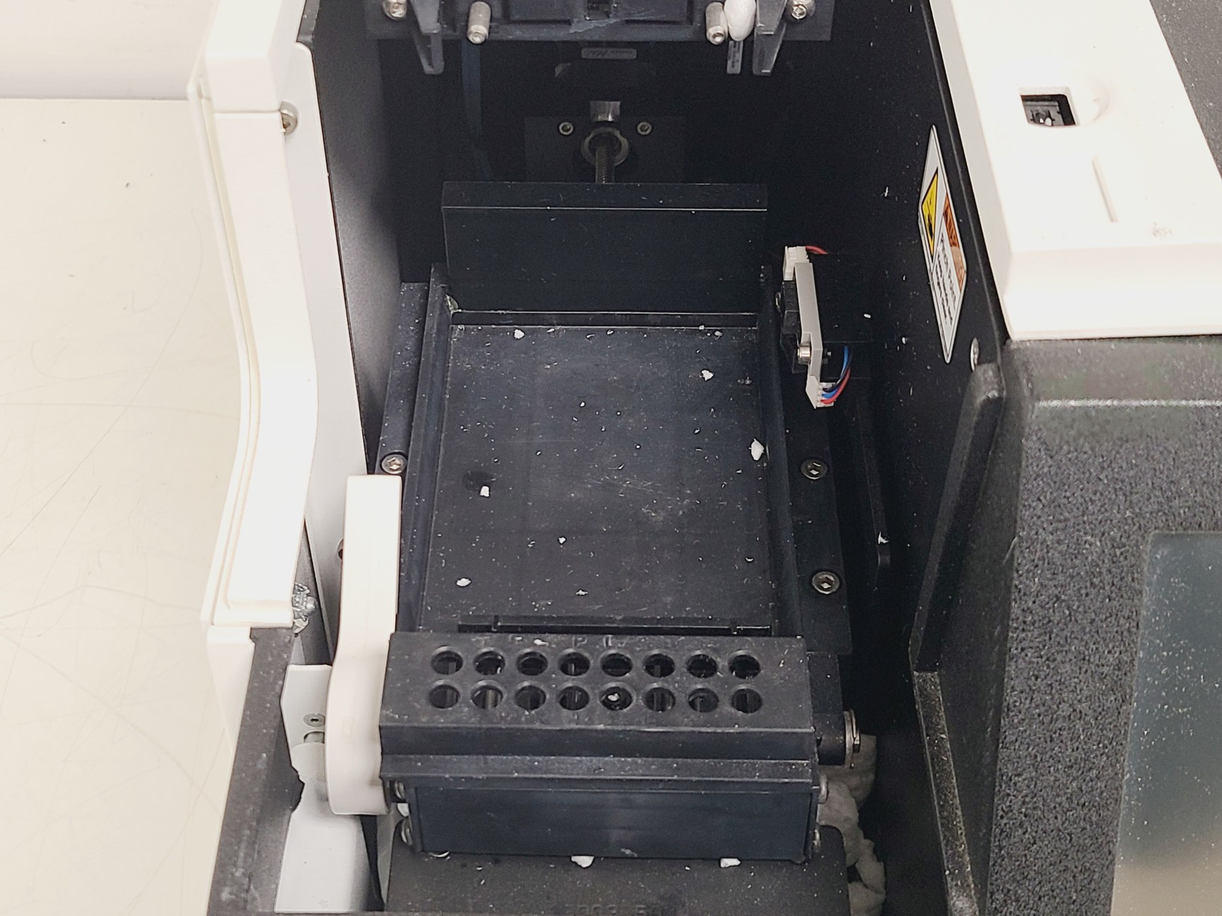 Image of Illumina cBot Fully Automated Cluster Generation for Illumina Sequencing NGS Lab