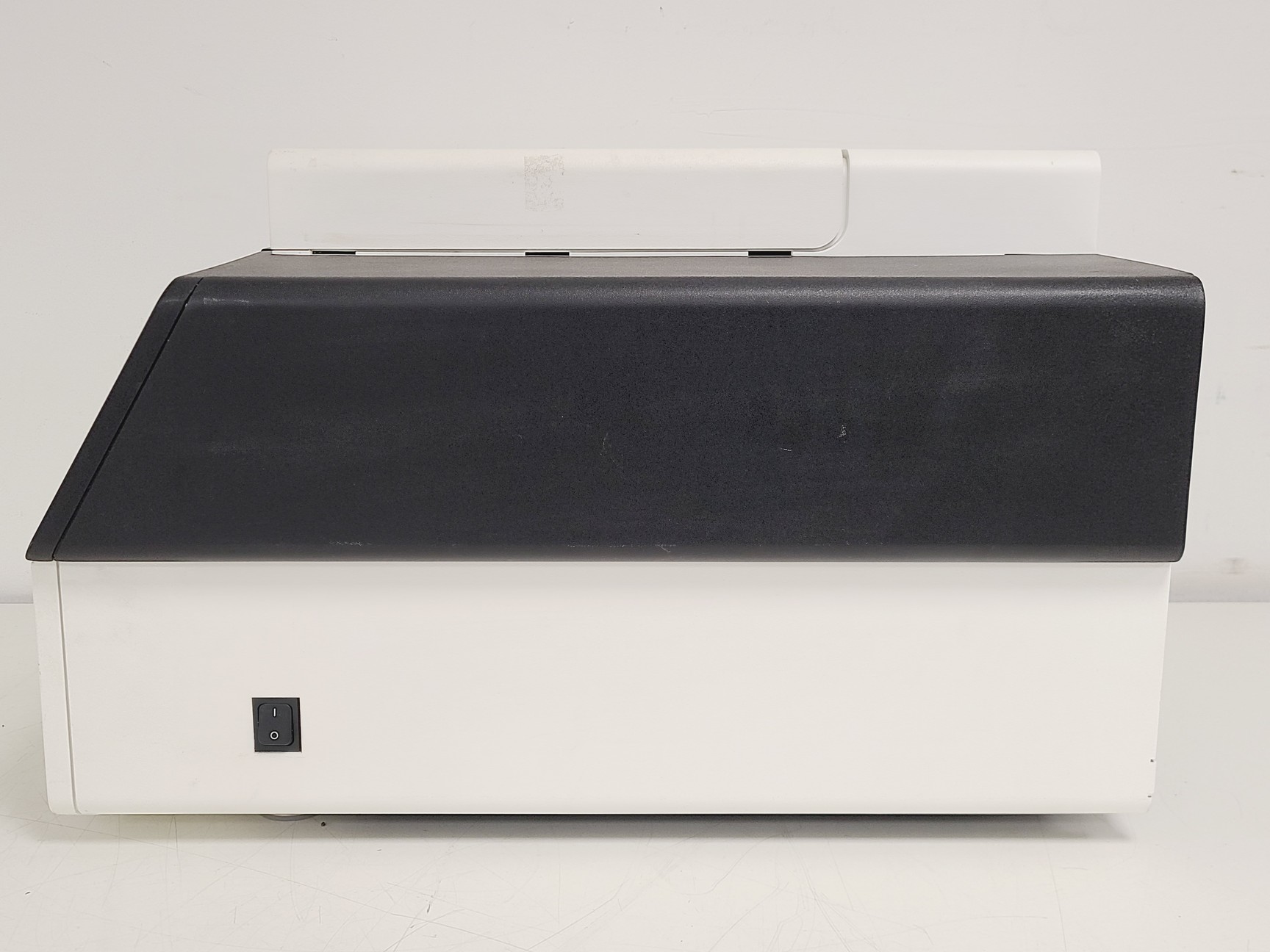 Image of Illumina cBot Fully Automated Cluster Generation for Illumina Sequencing NGS Lab