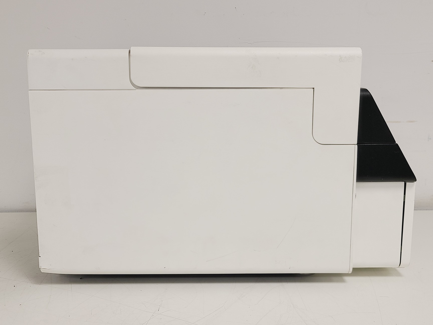 Image of Illumina cBot Fully Automated Cluster Generation for Illumina Sequencing NGS Lab