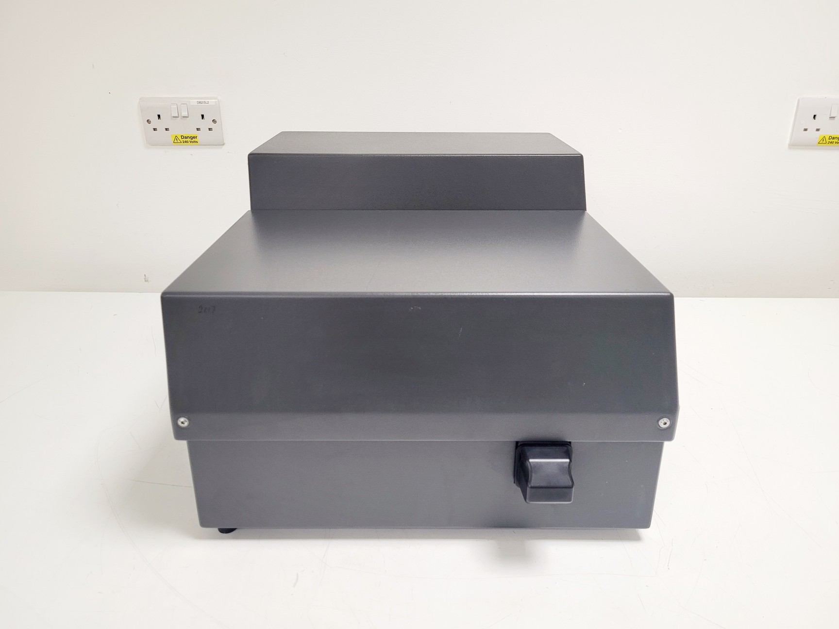Image of Biacore X High Sensitivity SPR System Lab