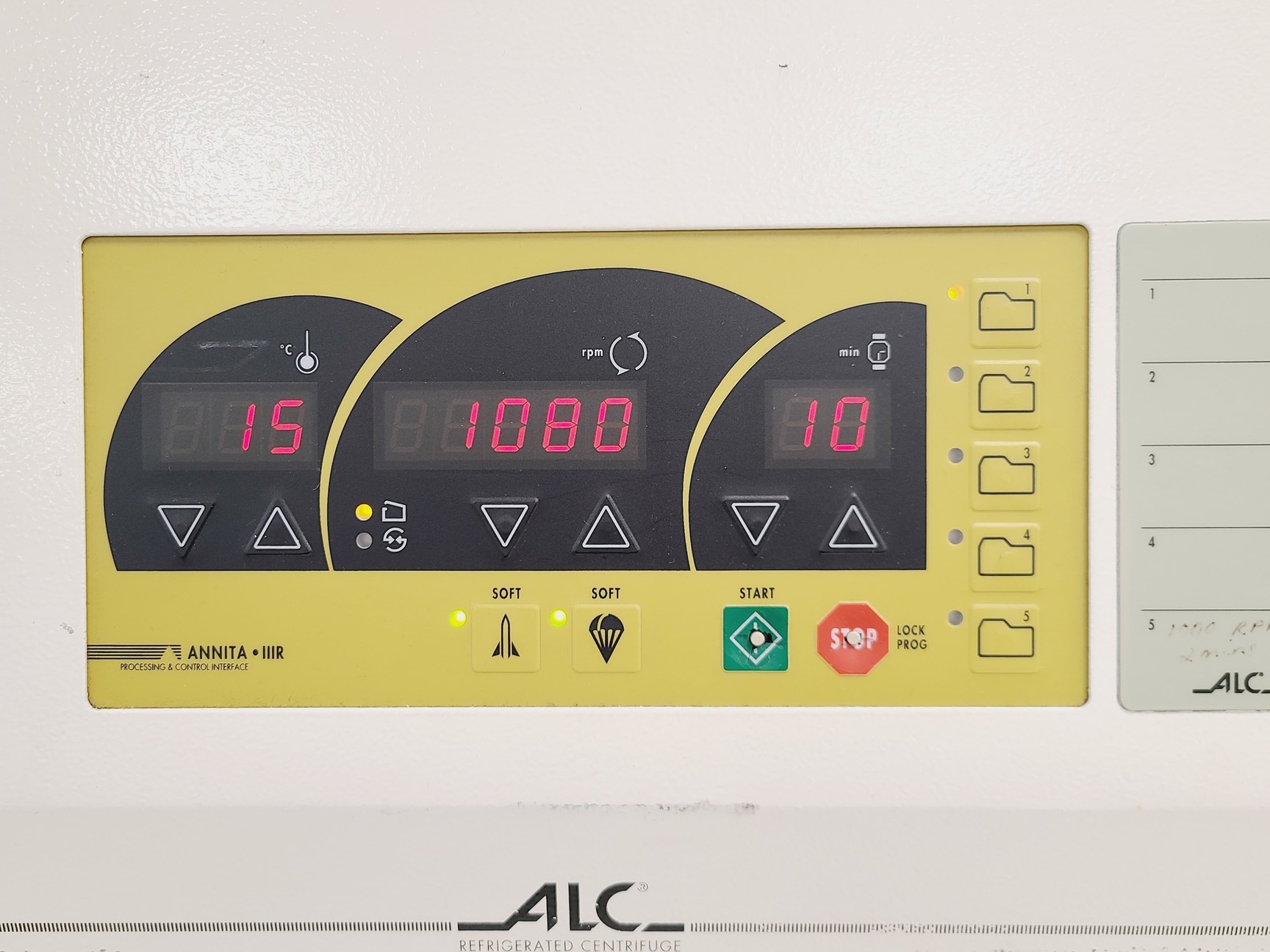 Image of ALC PK130-R Benchtop Centrifuge