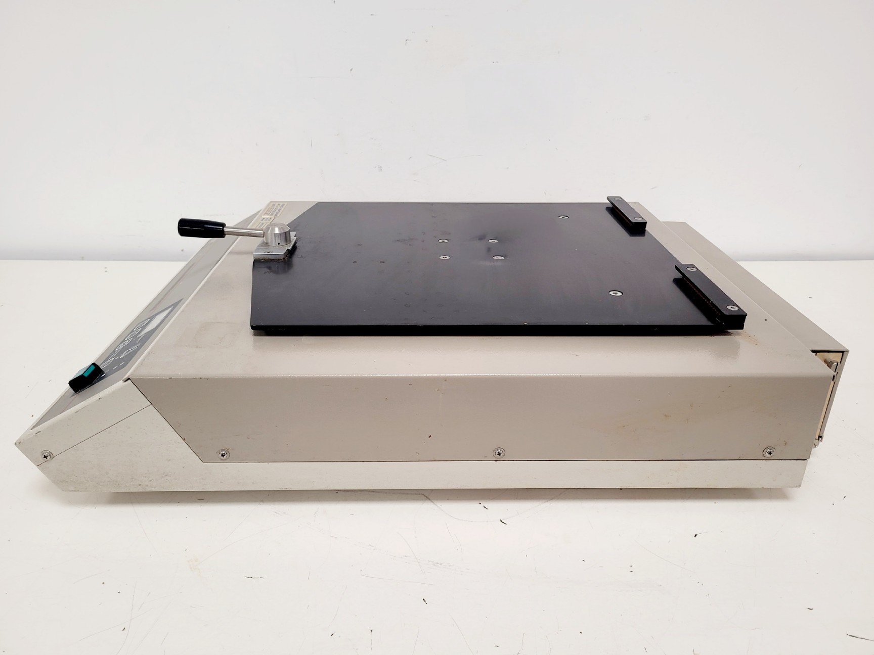 Image of Kuhner Lab Benchtop Shaker LS-W Lab