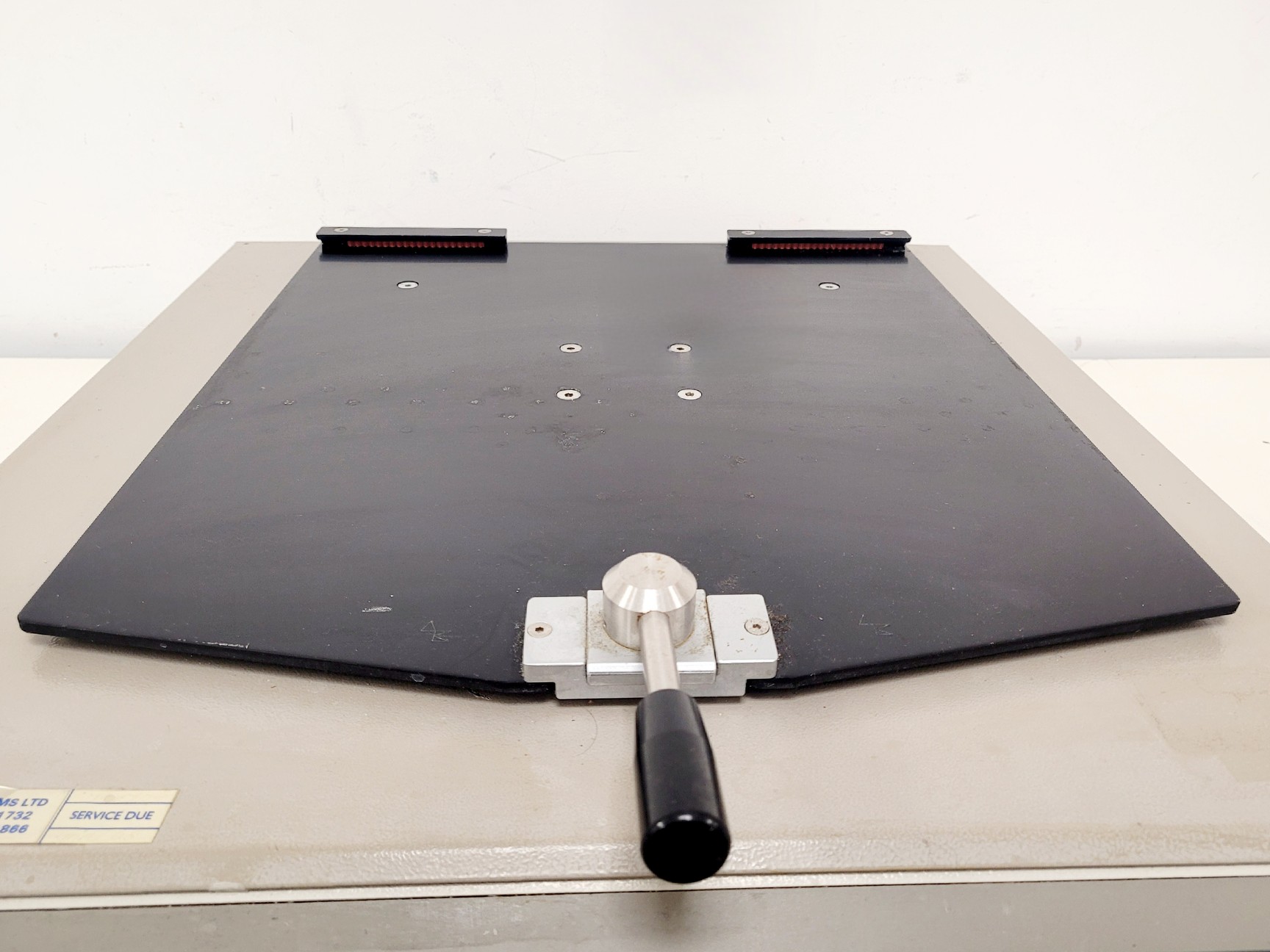 Image of Kuhner Lab Benchtop Shaker LS-W Lab