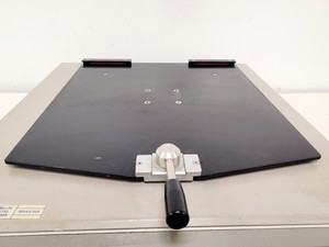 Thumbnail image of Kuhner Lab Benchtop Shaker LS-W Lab