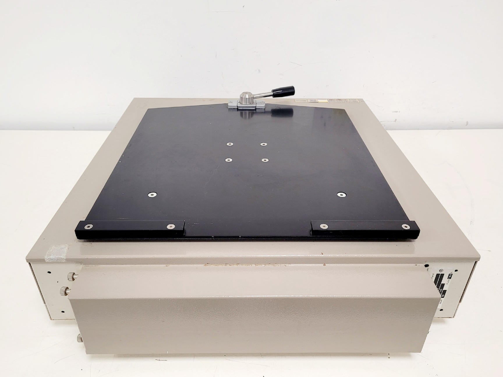 Image of Kuhner Lab Benchtop Shaker LS-W Lab