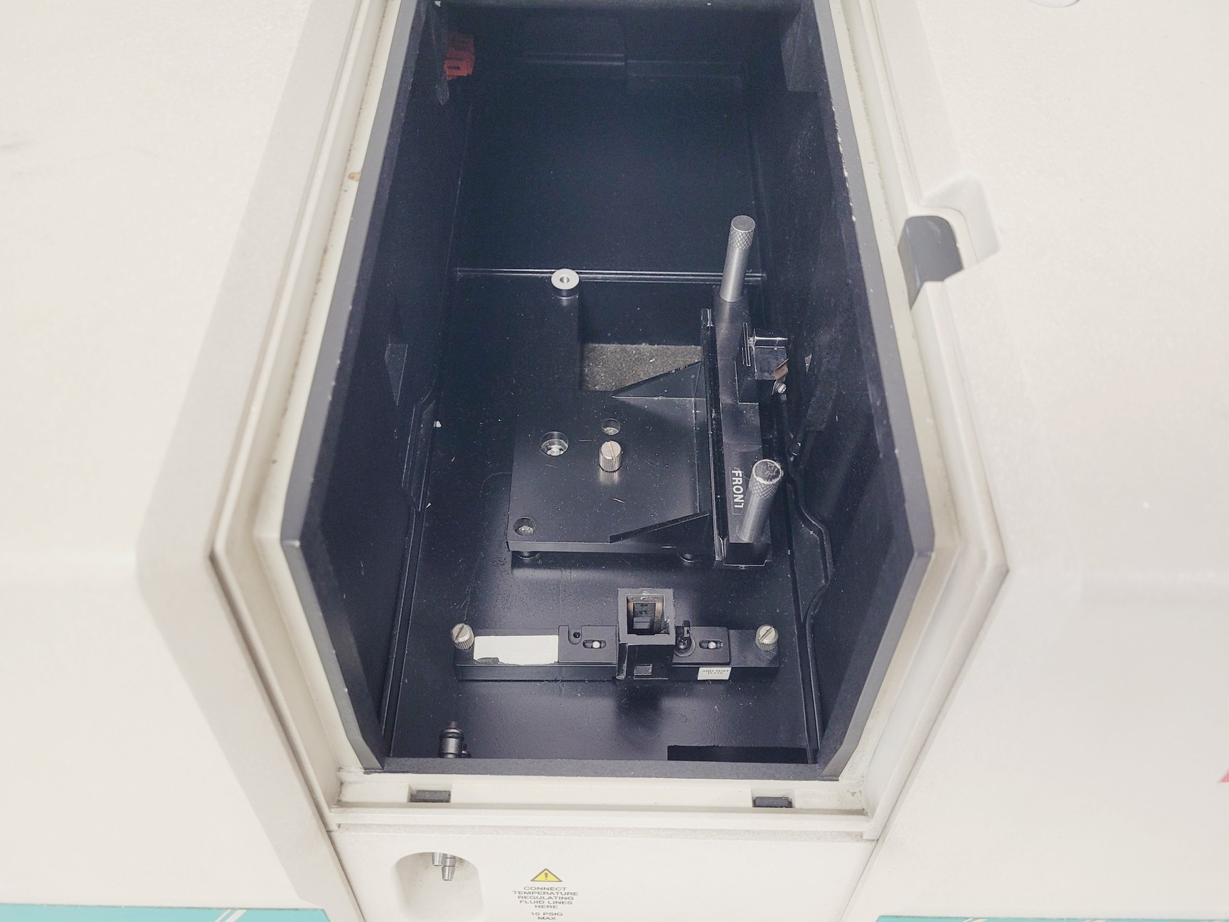 Image of Beckman DU 650 Spectrophotometer Lab
