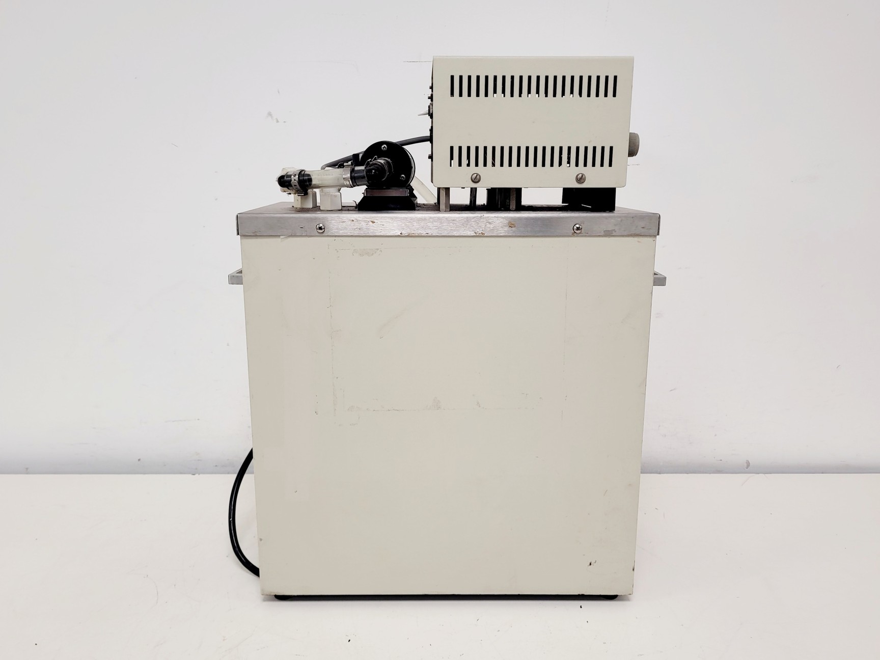 Image of Beckman GeneLine II Cooler w/ OES-2E-220/240 Oscillating Pump
