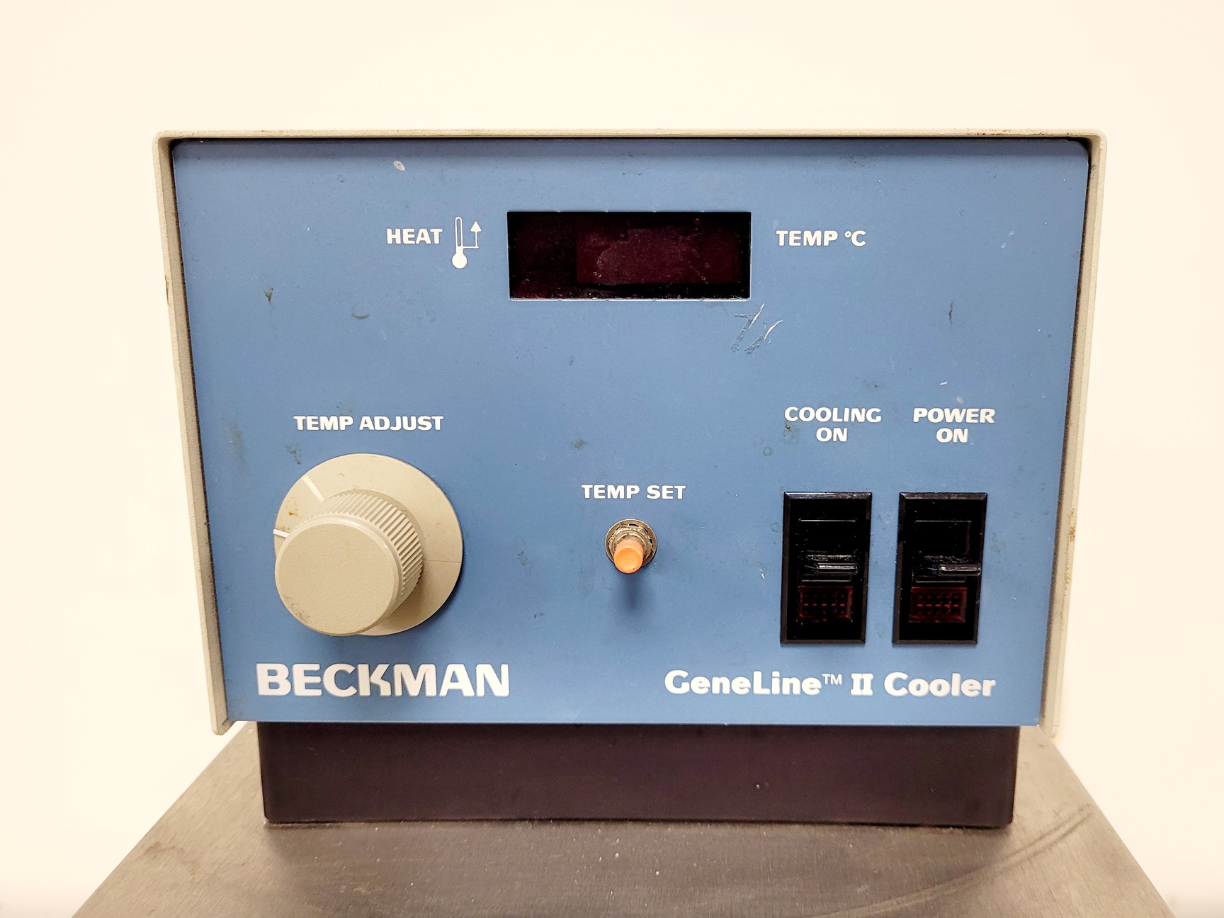 Image of Beckman GeneLine II Cooler w/ OES-2E-220/240 Oscillating Pump