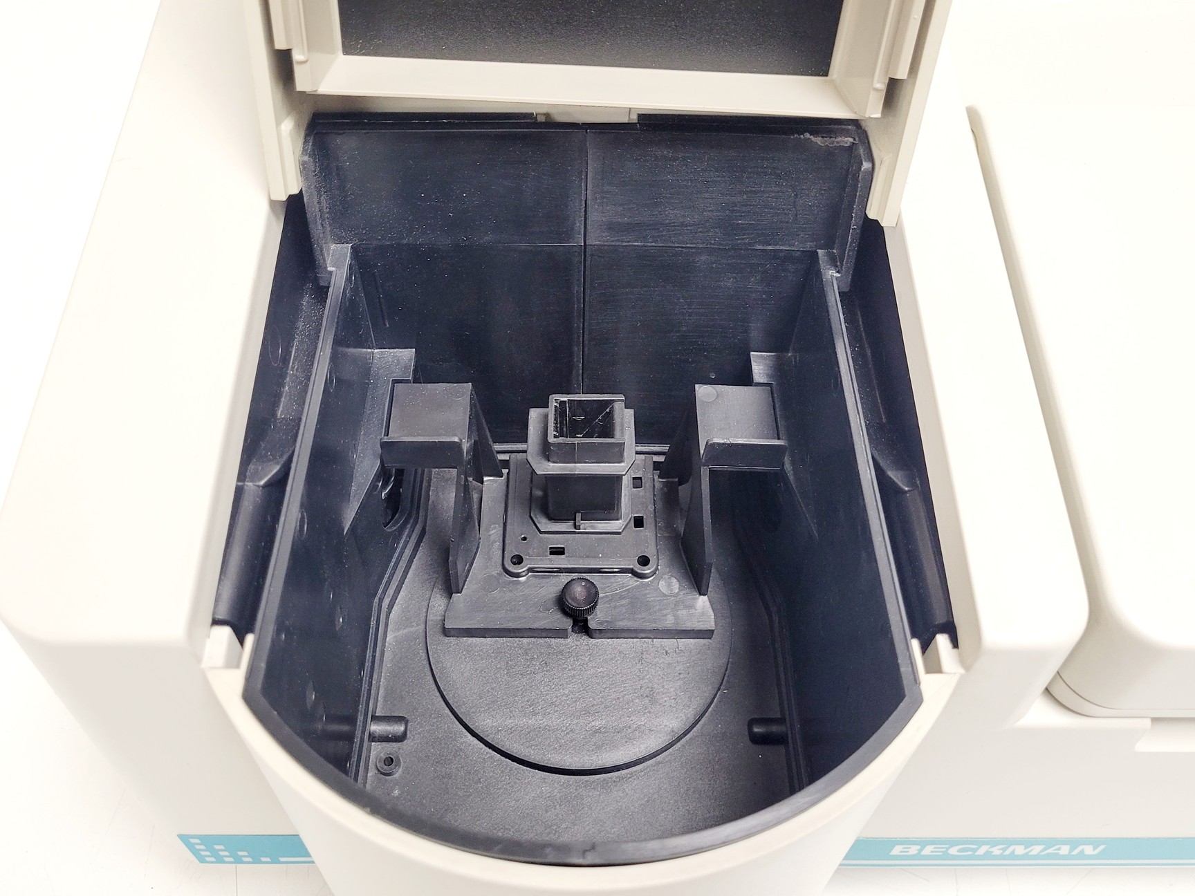 Image of Beckman DU 520 Central Purpose UV/Vis Spectrophotometer Lab