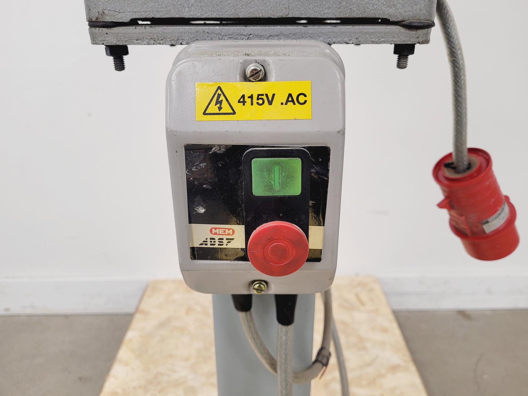 Image of Wolf Model TG8HG 8'' Double Ended Pedestal Grinder