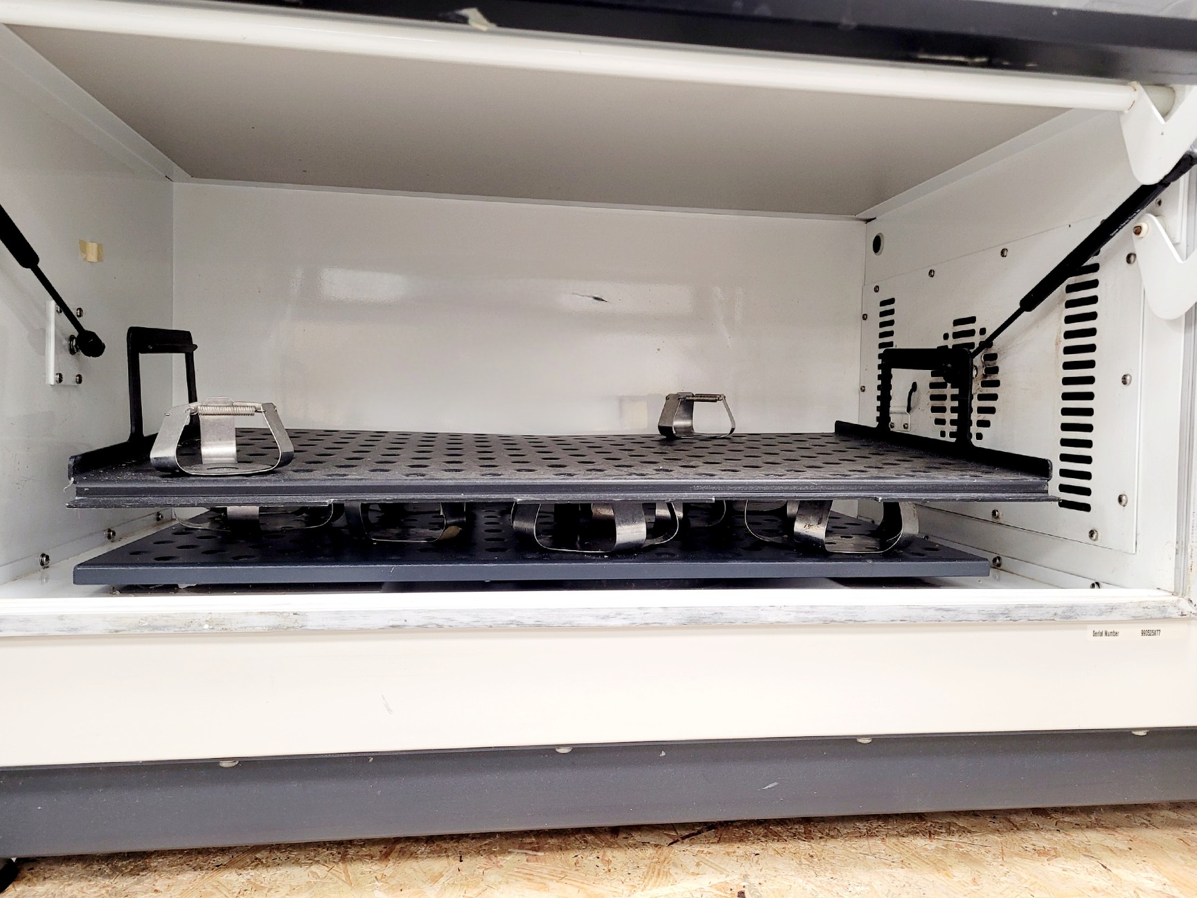 Image of New Brunswick Scientific Innova 4430 Shaking Incubator Lab