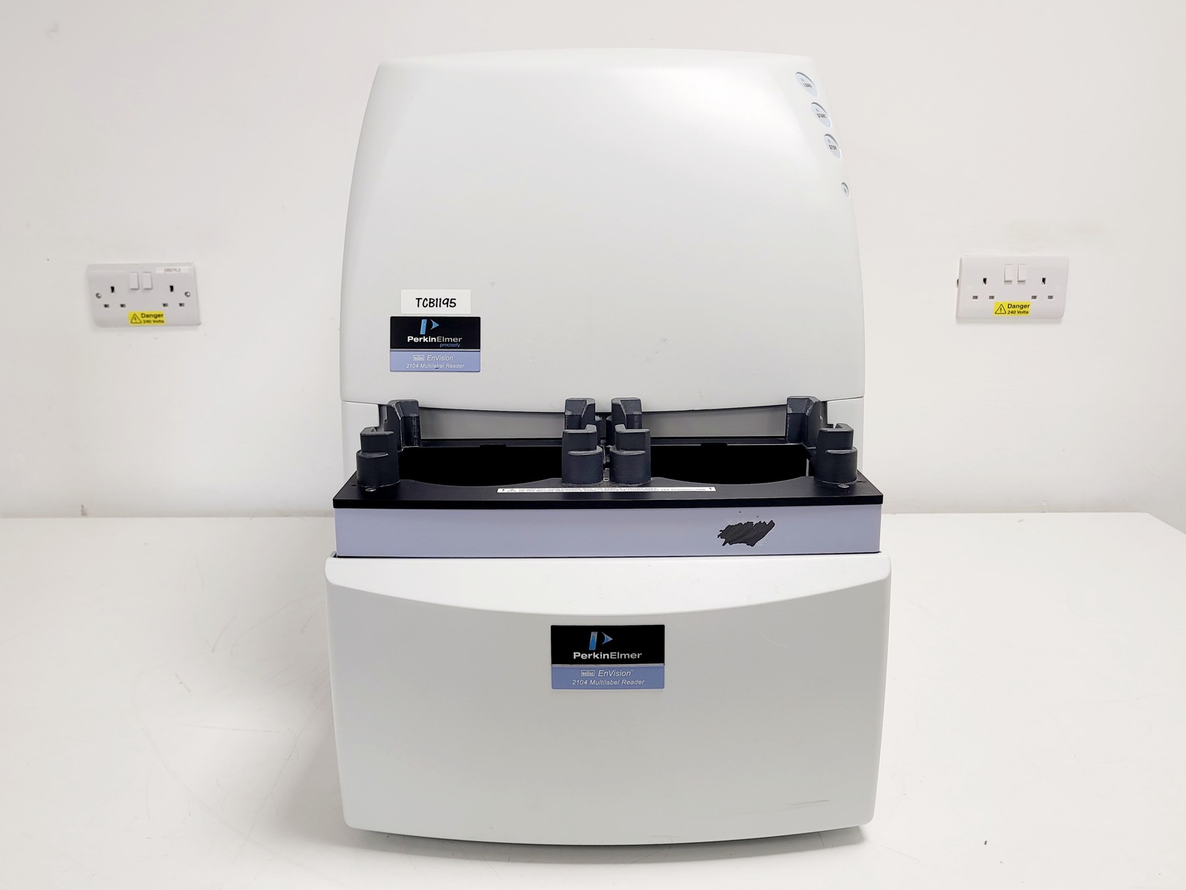 Image of Perkin Elmer Envision Plate Reader w/ PC & Software Lab