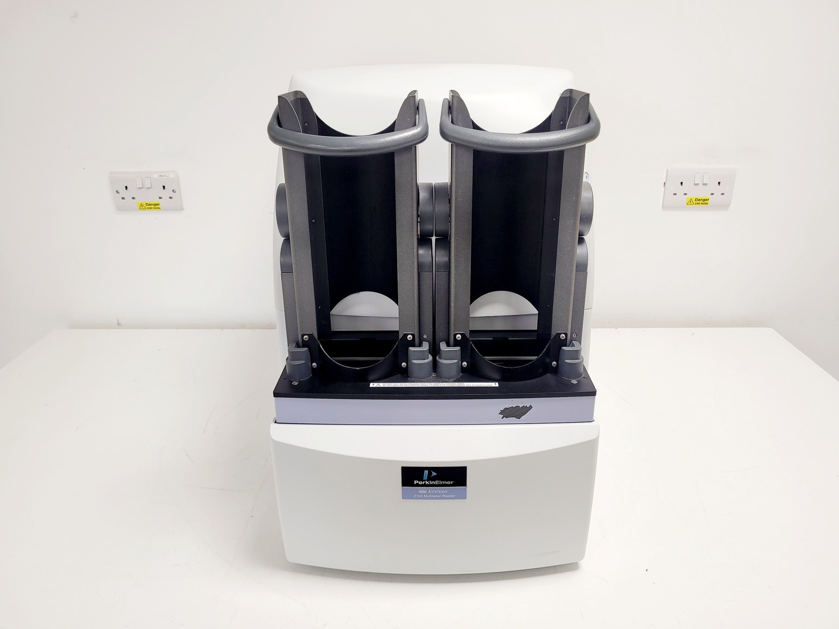 Image of Perkin Elmer Envision Plate Reader w/ PC & Software Lab