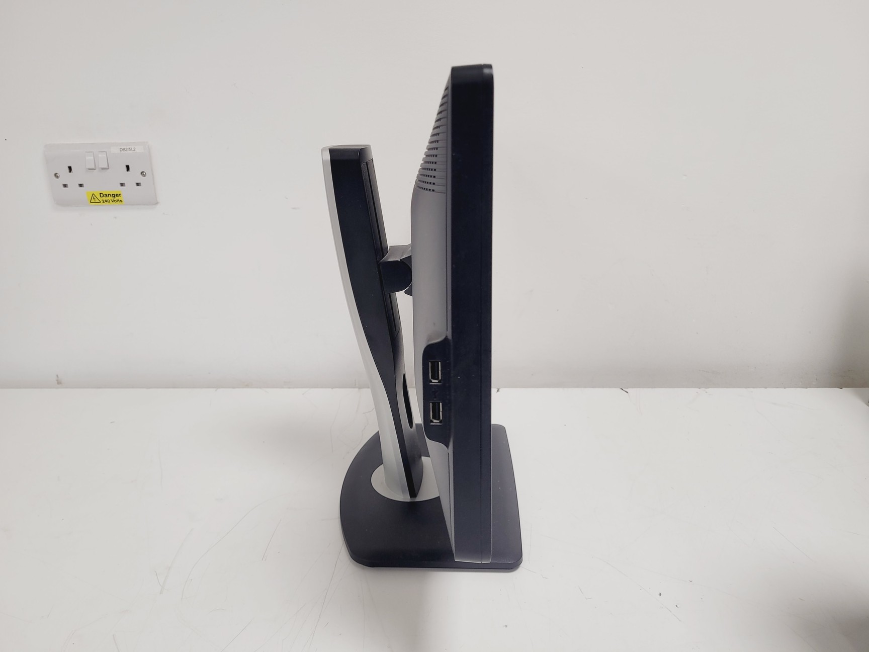 Image of Perkin Elmer Envision Plate Reader w/ PC & Software Lab