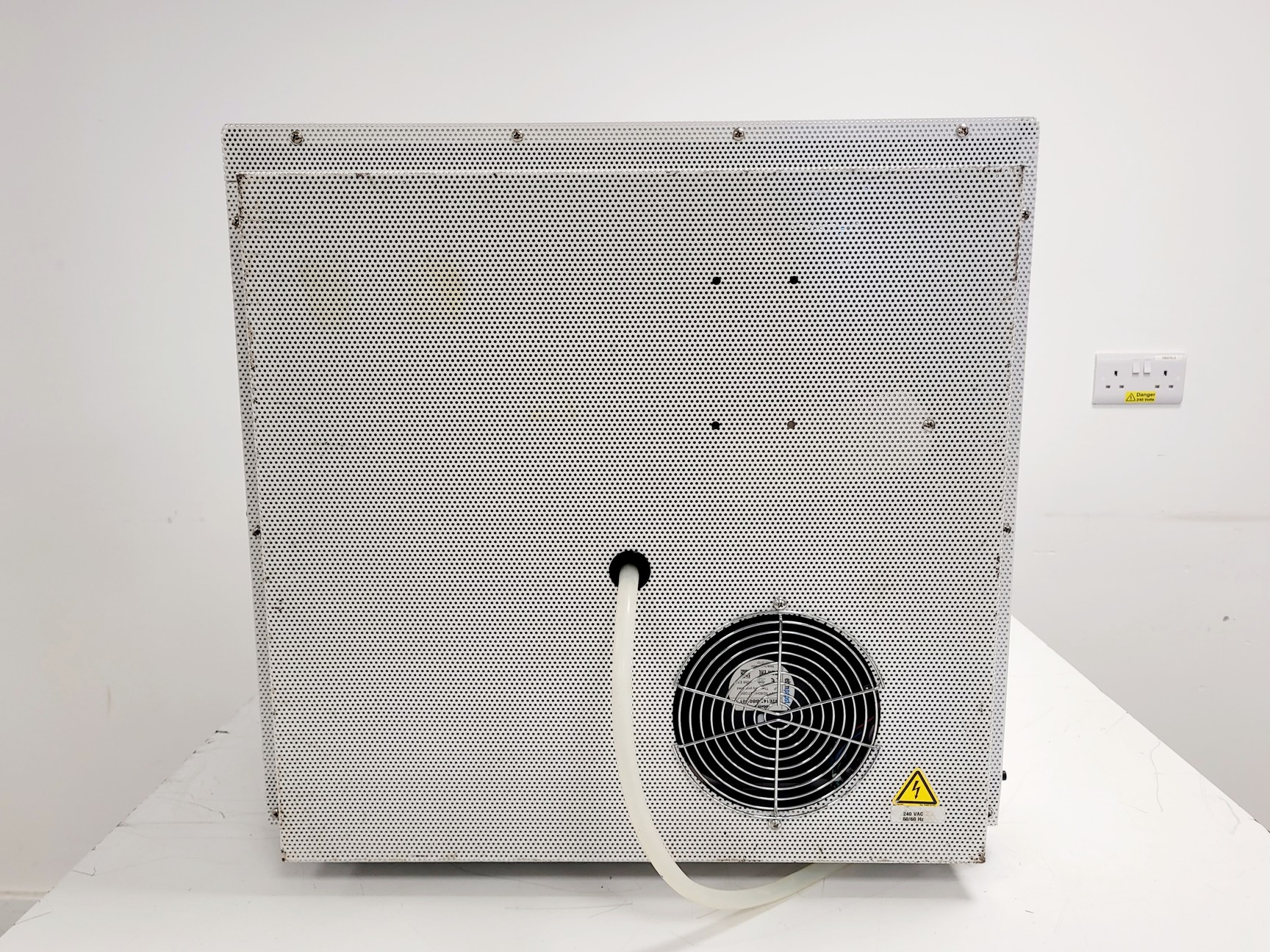 Image of Thermo Scientific MaxQ 4000 Benchtop Orbital Incubator Shaker