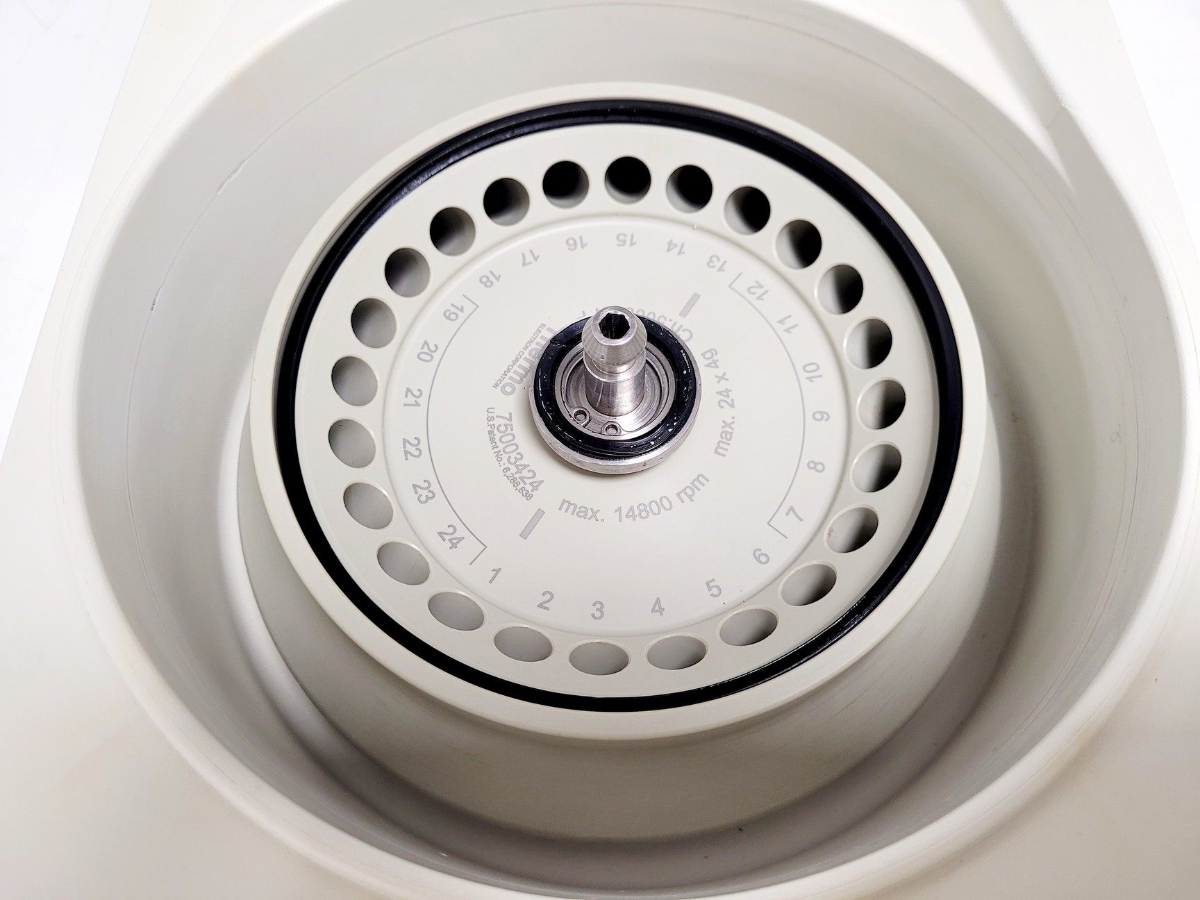 Image of Thermo Scientific Legend Micro 17 Benchtop Centrifuge w/ 75003424 Rotor Lab