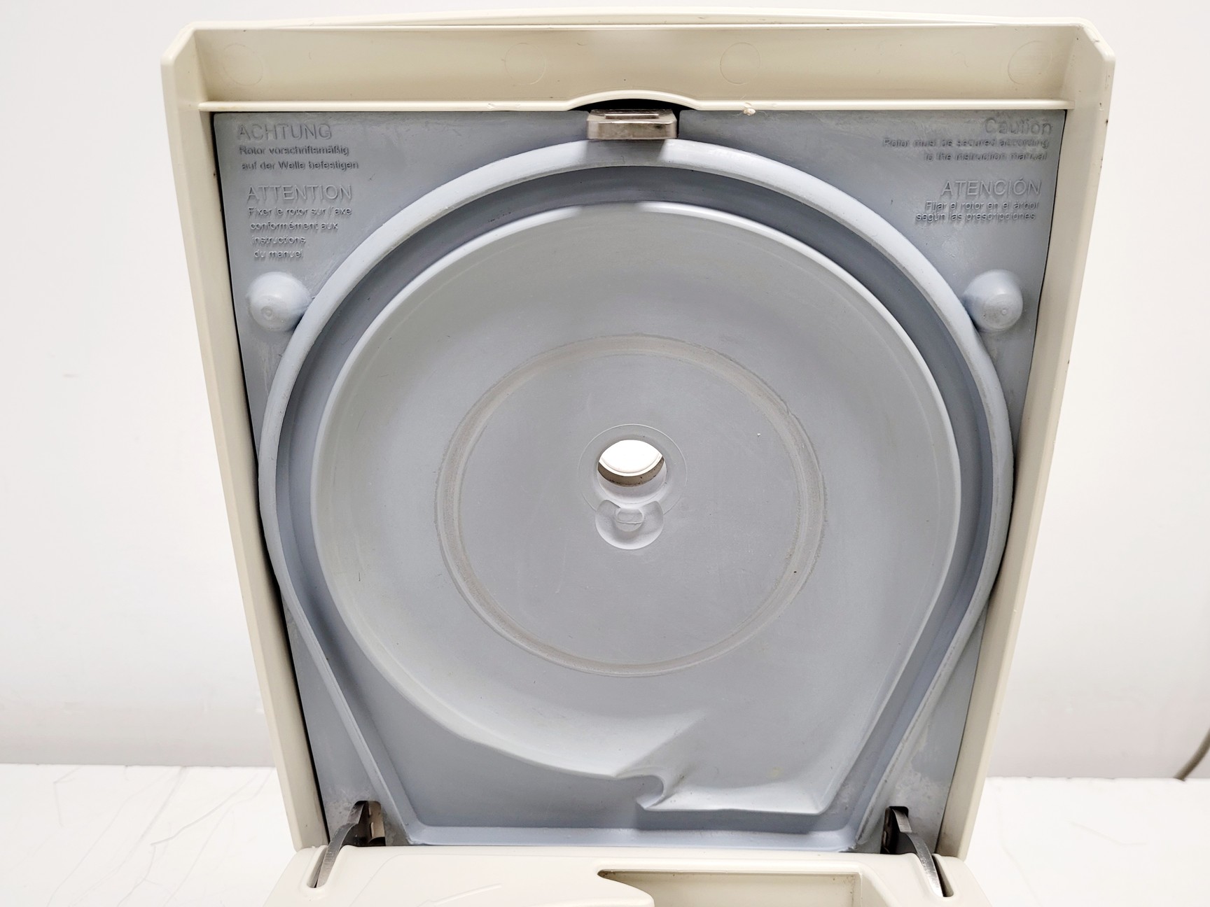 Image of Thermo Scientific Legend Micro 17 Benchtop Centrifuge w/ 75003424 Rotor Lab