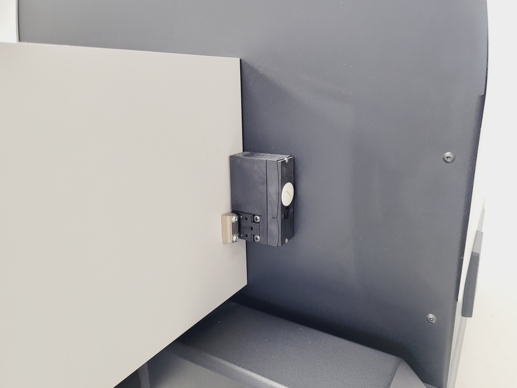 Image of Bruker SkyScan 1076 In Vivo X-Ray Microtomograph w/ PC & Software Lab