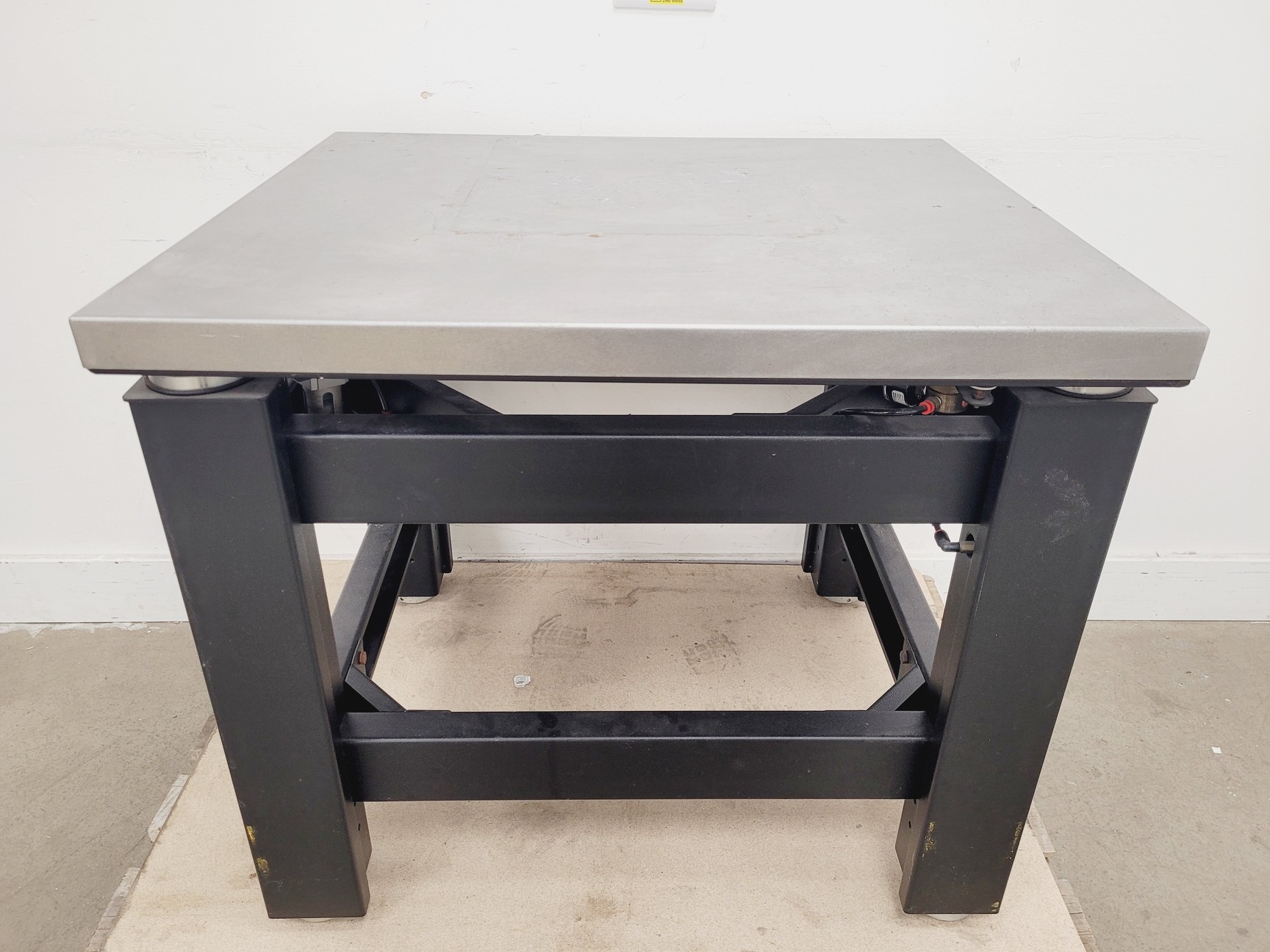 Image of TMC 63-530 Anti-Vibration Table 