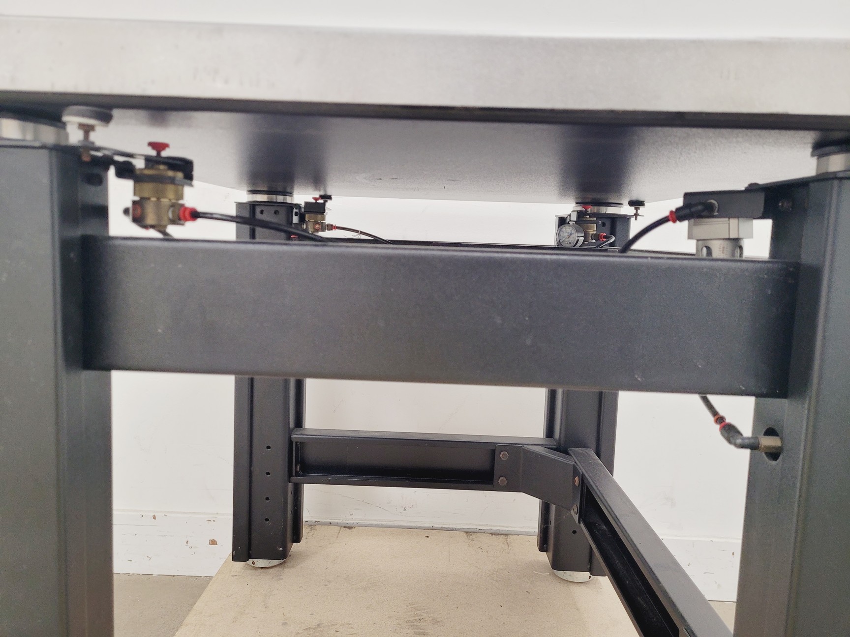 Image of TMC 63-530 Anti-Vibration Table 