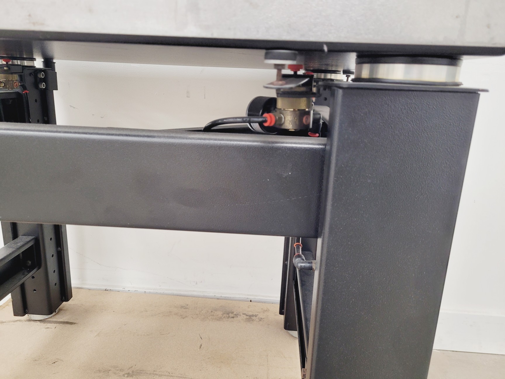 Image of TMC 63-530 Anti-Vibration Table